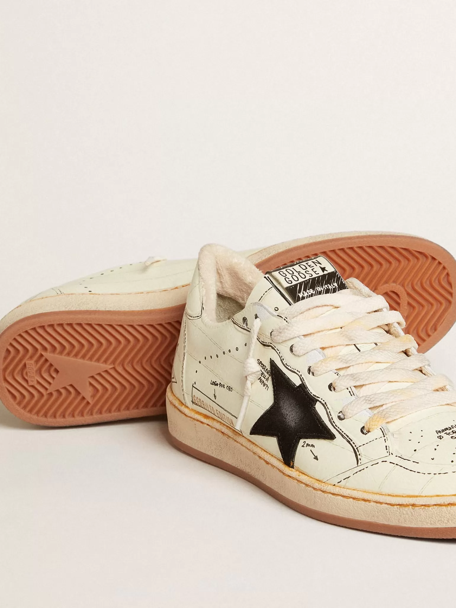 Cheap Ball Star LTD com estrela de suede preto e escritas pretas Ball Star