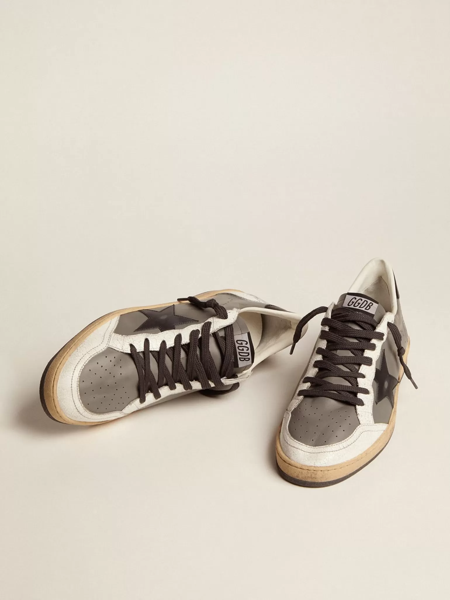 Online Ball Star masculino de couro cinza com estrela e talão pretos Ball Star