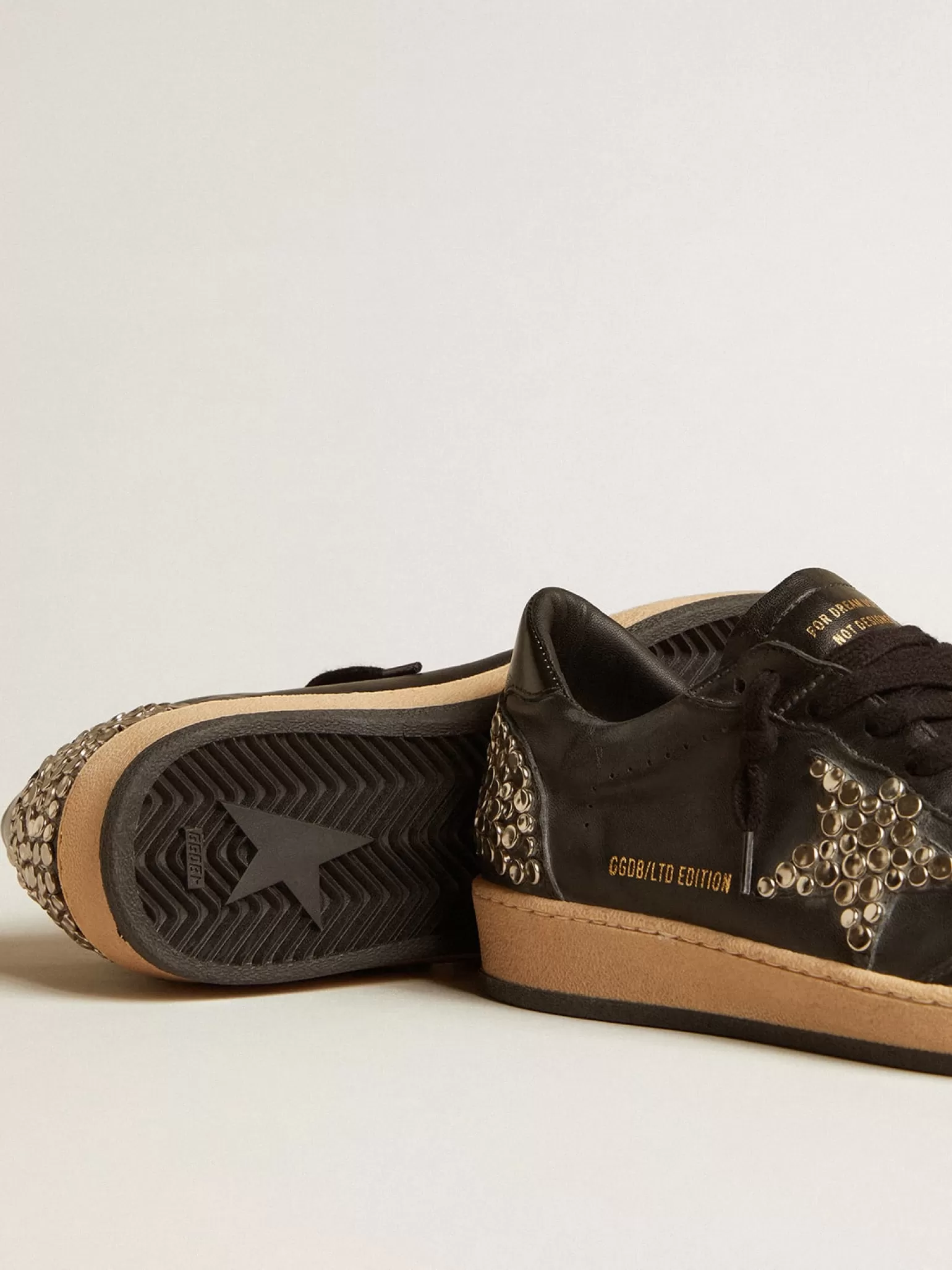 New Ball Star Masculino LAB de napa preta com estrela de couro preto com tachas Ball Star
