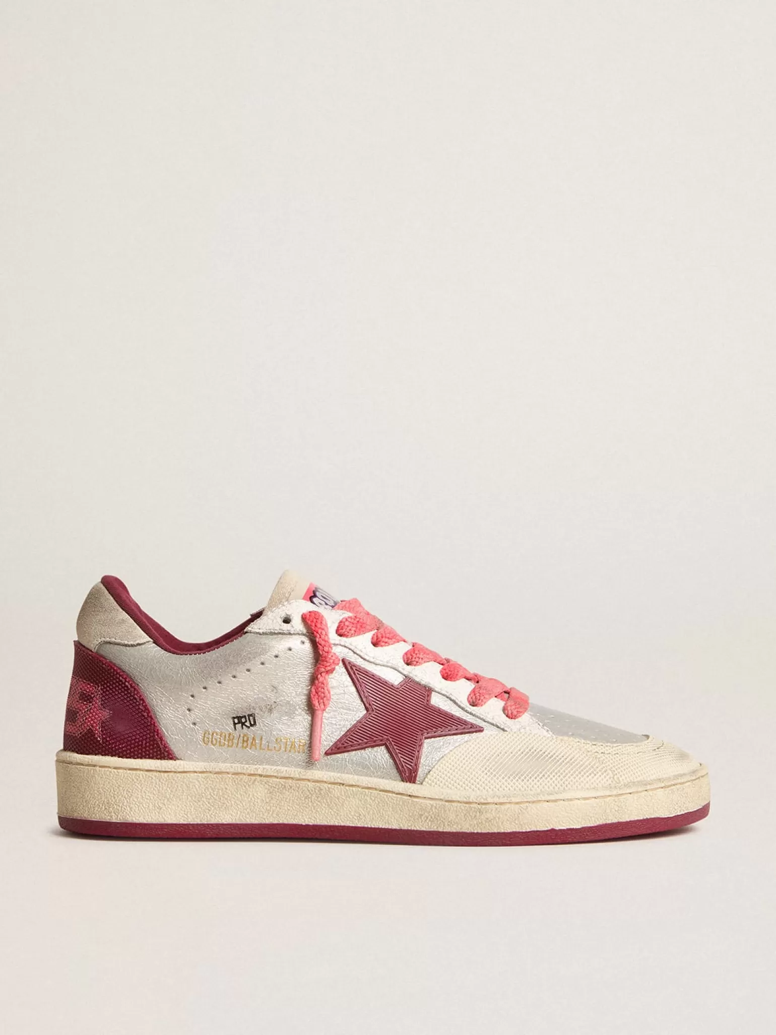 Shop Ball Star Pro Feminino de couro prateado craquelado com estrela bordô MULHER Ball Star