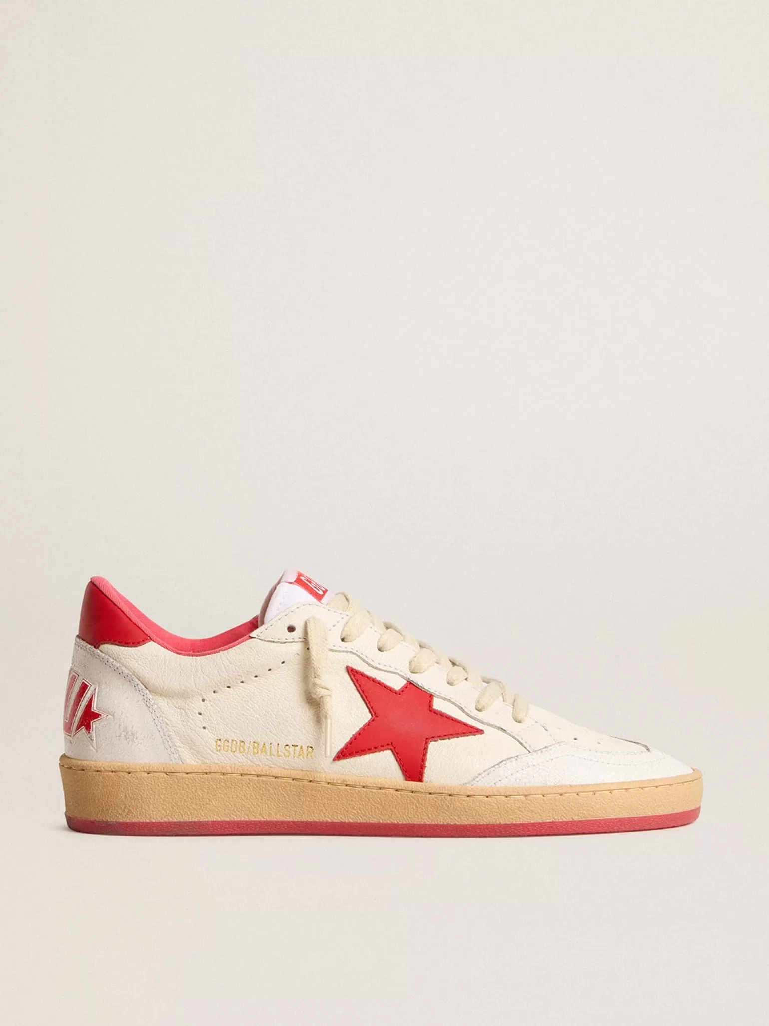 Shop Ball Star Wishes Masculino de couro branco com estrela e talão vermelhos Ball Star