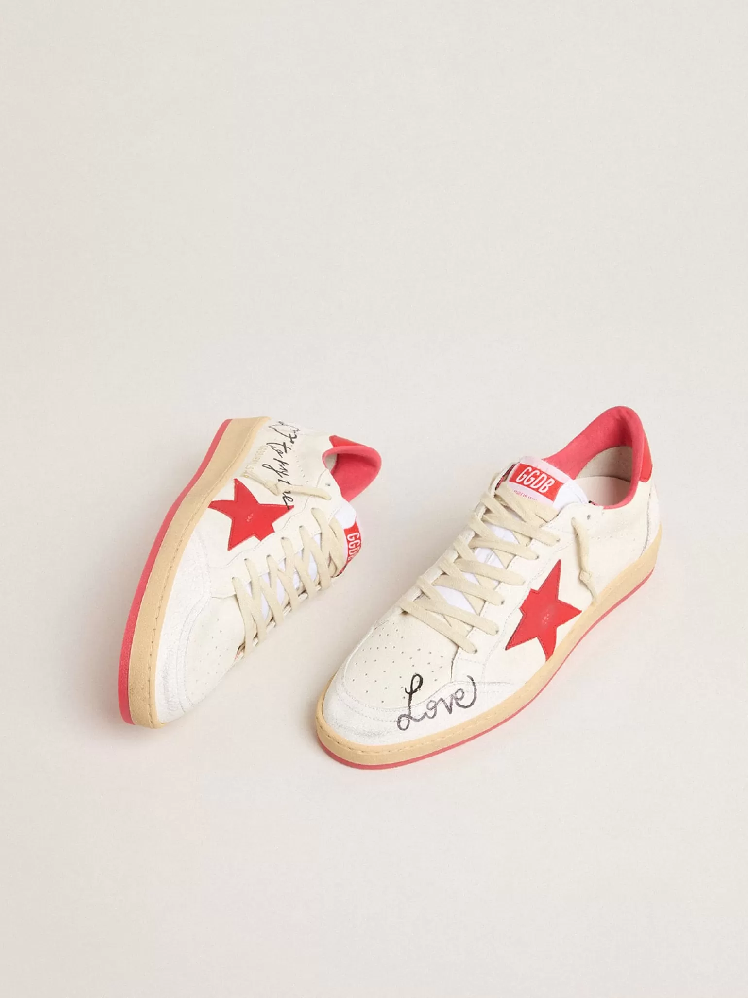Shop Ball Star Wishes Masculino de couro branco com estrela e talão vermelhos Ball Star