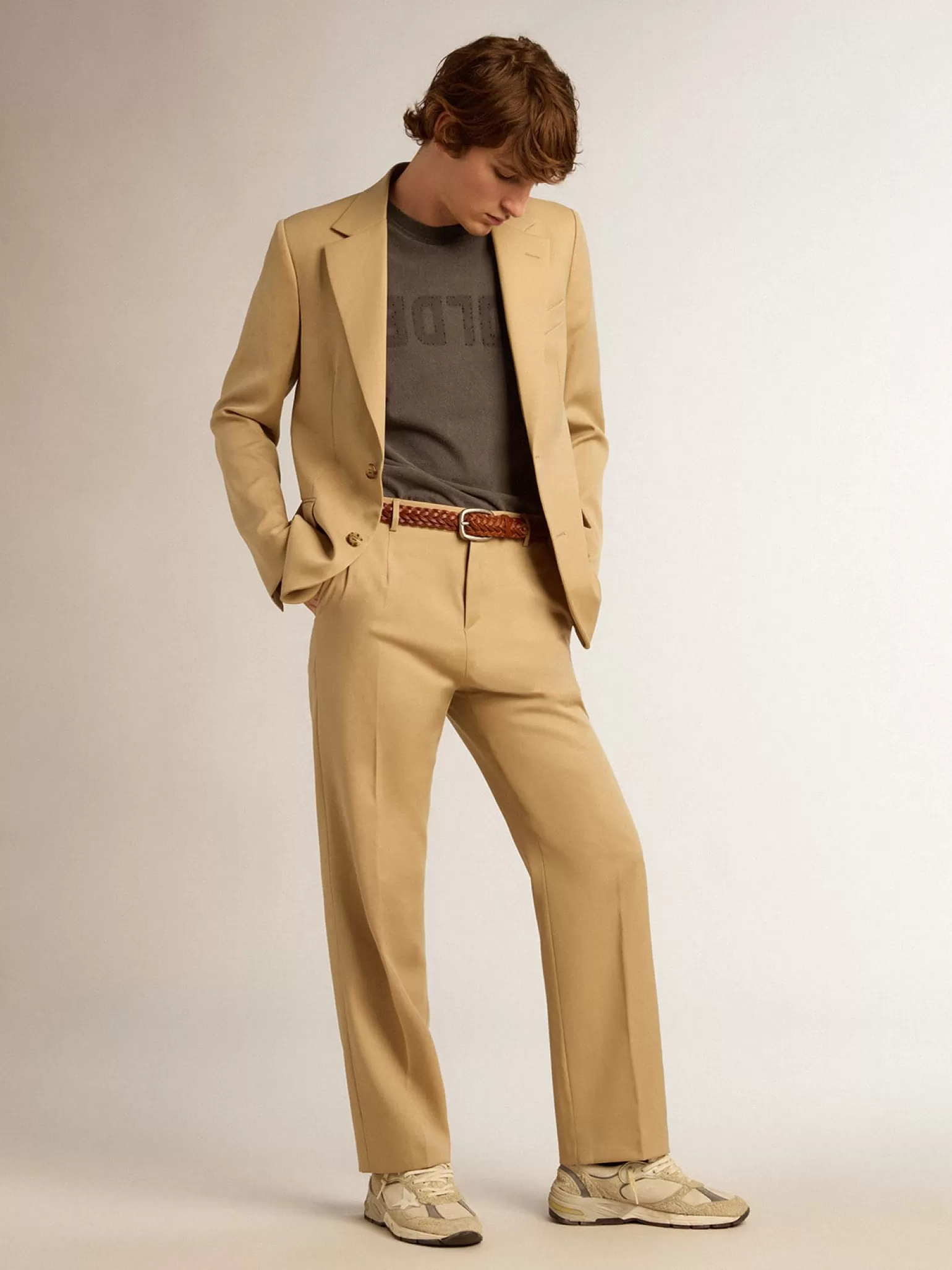 Fashion Blazer de abotoamento simples cor areia com botões de chifre Blazers
