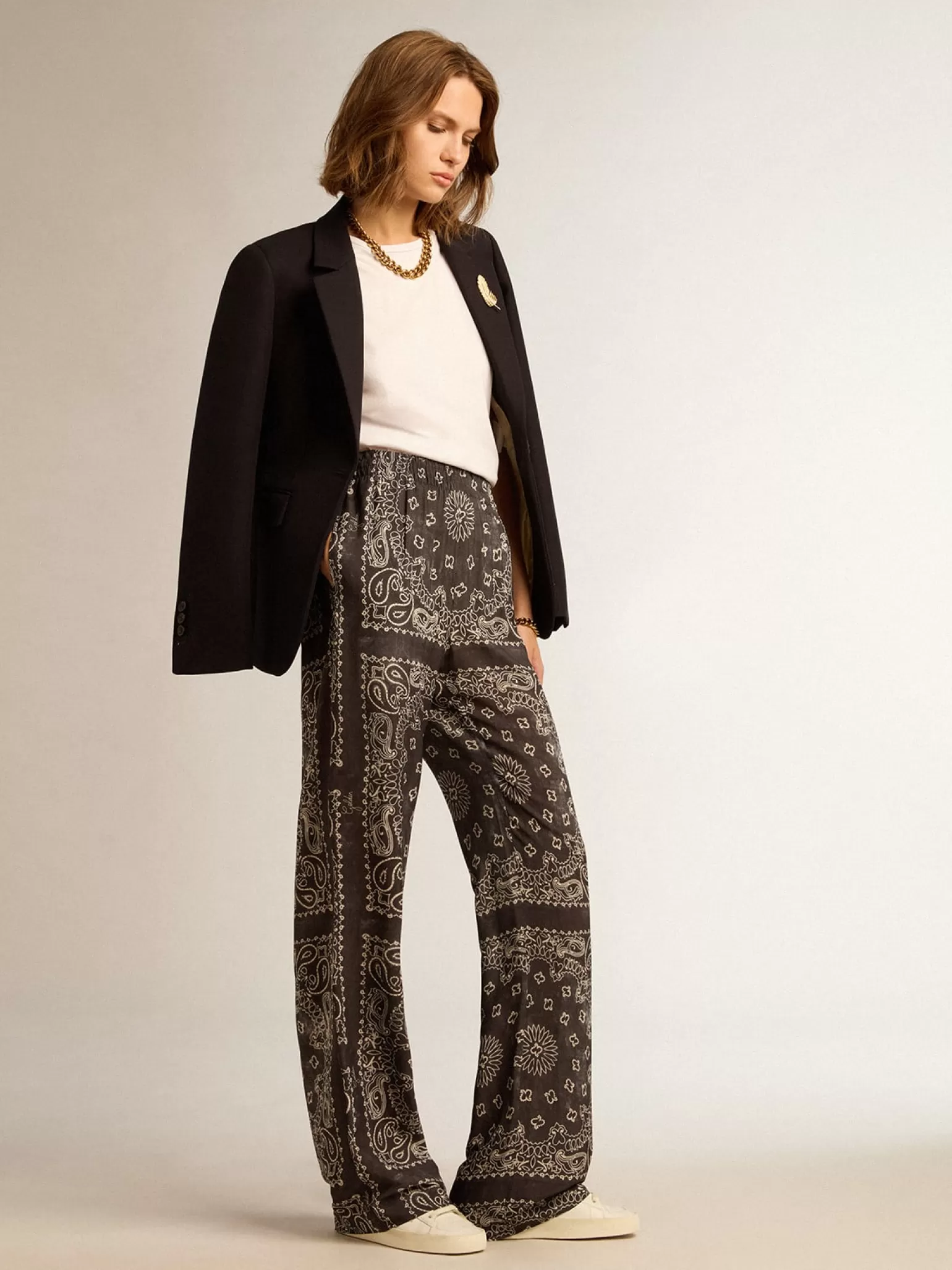 Shop Blazer feminino de abotoamento simples de gabardine de lã azul-escuro MULHER Blazers