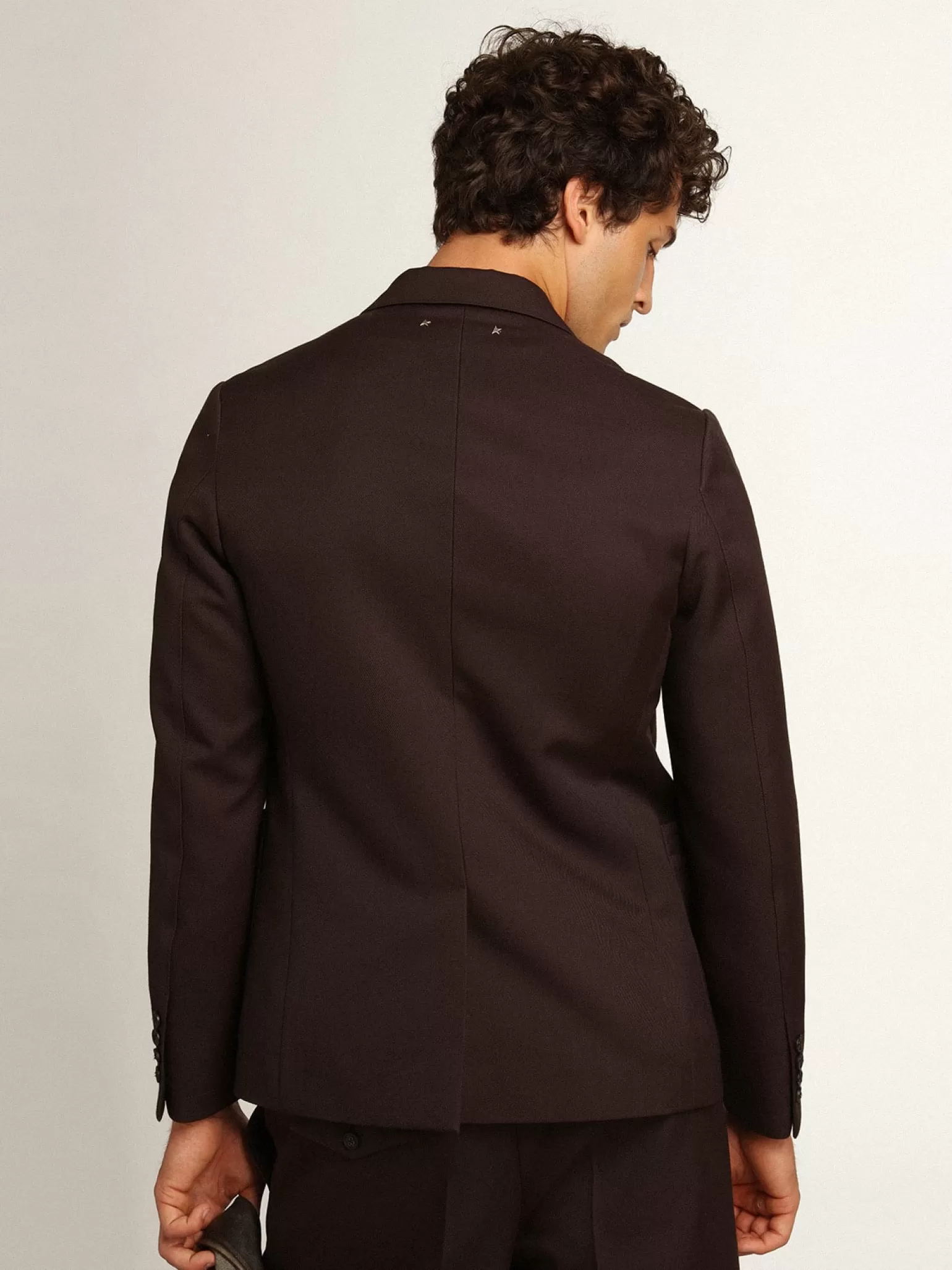 Sale Blazer masculino de abotoamento simples de gabardine de lã cor alcaçuz Blazers