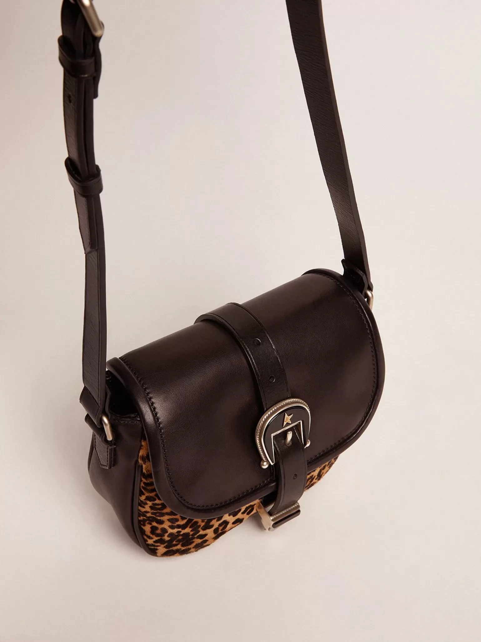 Store Bolsa Rodeo pequena de couro preto e couro cavalinho com estampa de leopardo MULHER Bolsas tiracolo