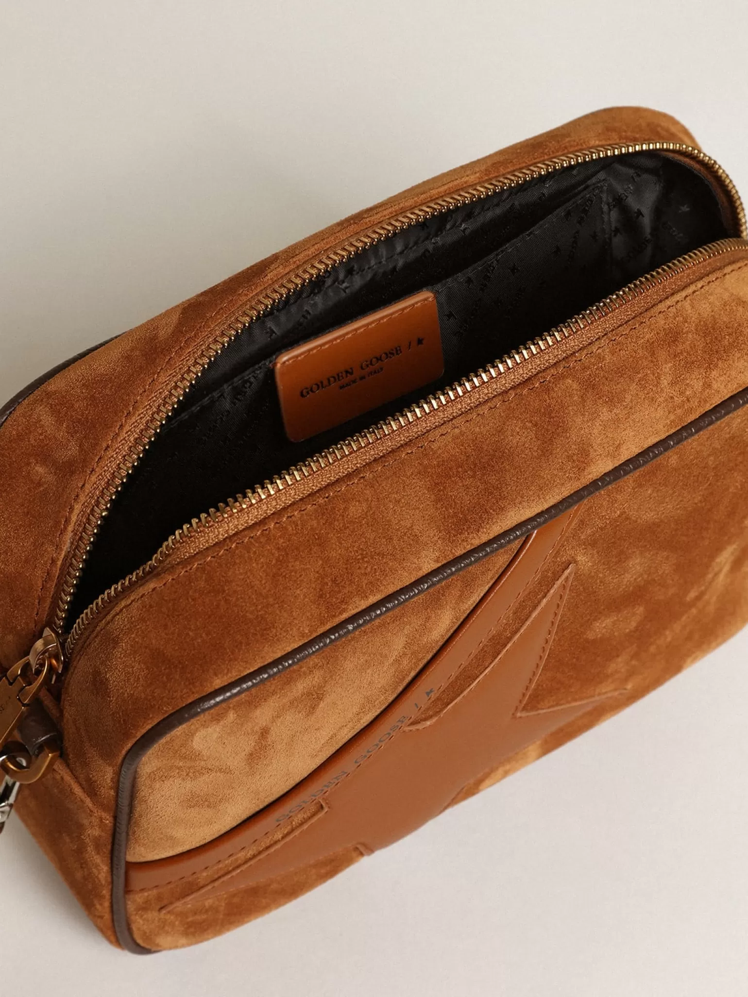 Cheap Bolsa Star de suede cor tabaco com estrela de couro tom sobre tom MULHER Bolsas tiracolo