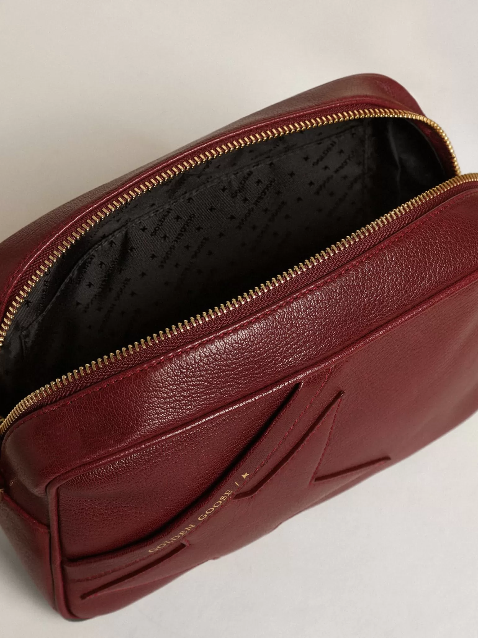 Flash Sale Bolsa Star feminina de couro bordô com estrela tom sobre tom MULHER Bolsas tiracolo