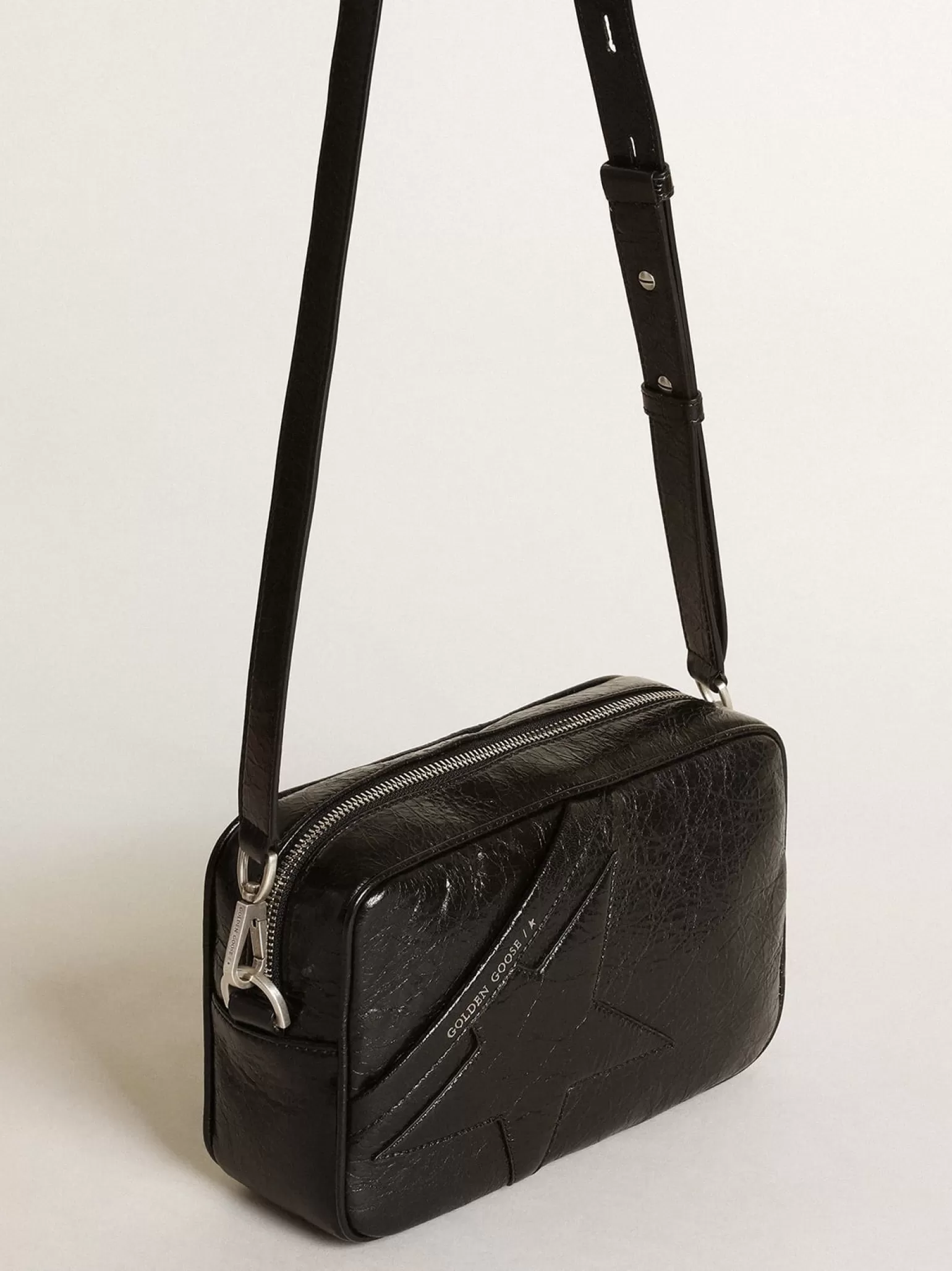 Flash Sale Bolsa Star feminina de couro brilhante preto com estrela tom sobre tom MULHER Bolsas tiracolo