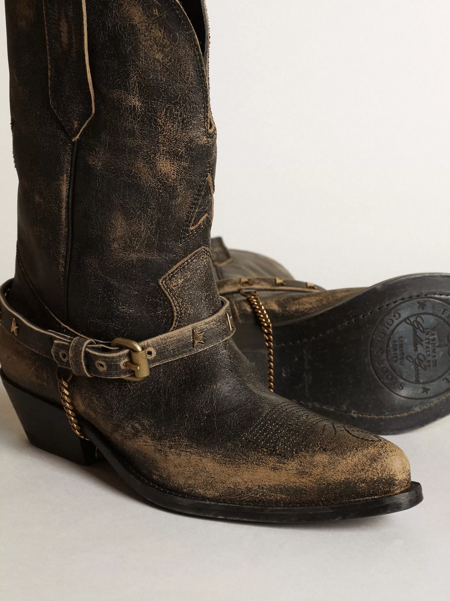 Cheap Bota de cano baixo feminina de couro preto brilhante com corrente MULHER Botas