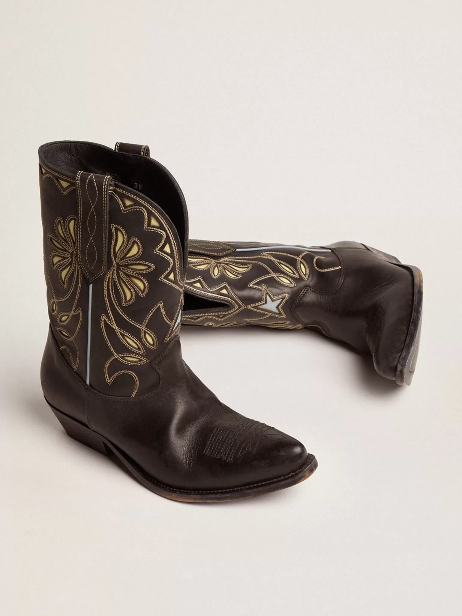 Online Bota Wish Star de cano baixo feminina de couro preto com detalhes amarelos MULHER Botas