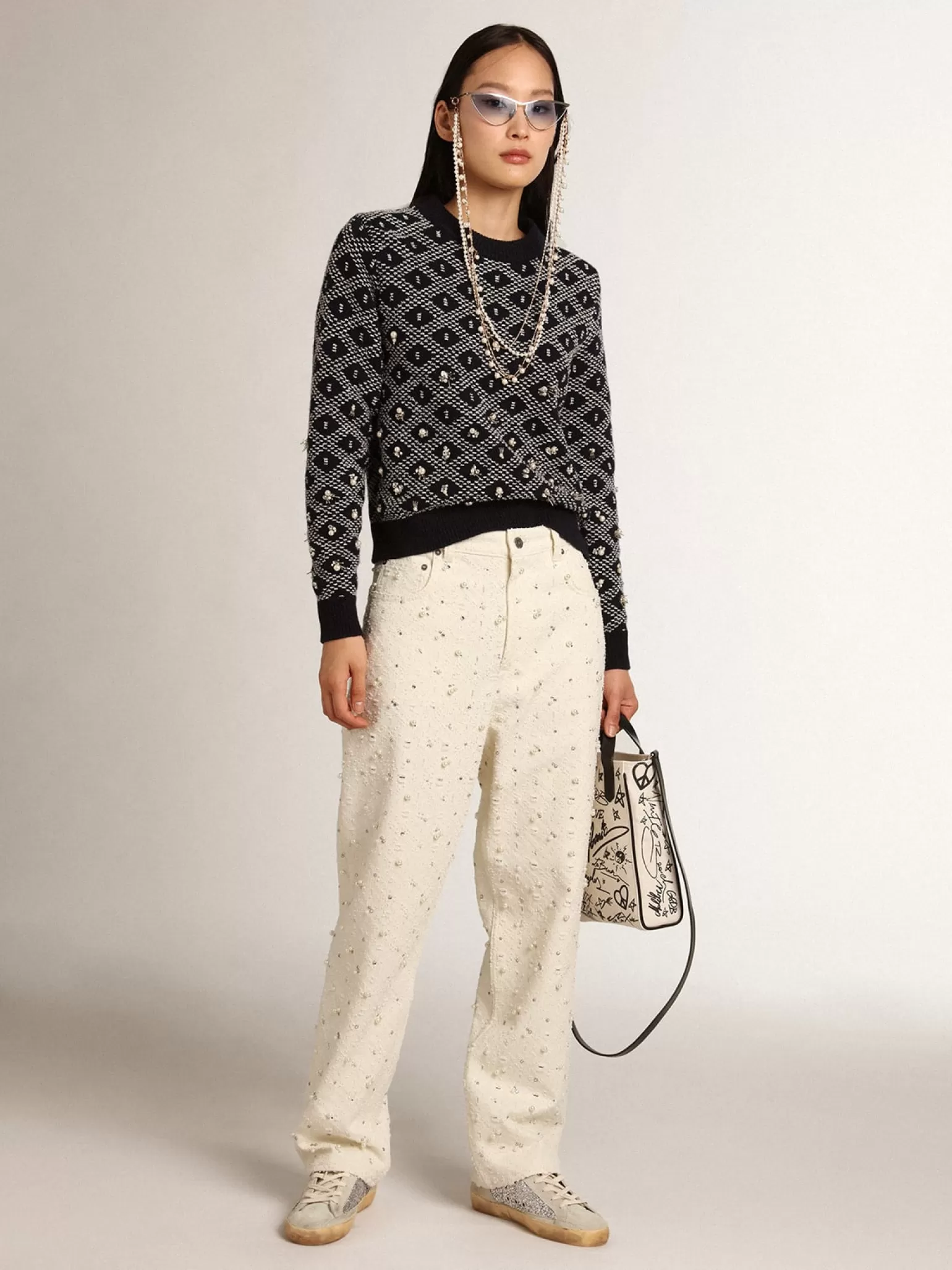 Online Calça jeans Kim Coleção Journey de algodão branco sujo com motivos de losangos e aplicação de pérolas e cristais MULHER Jeans e calças