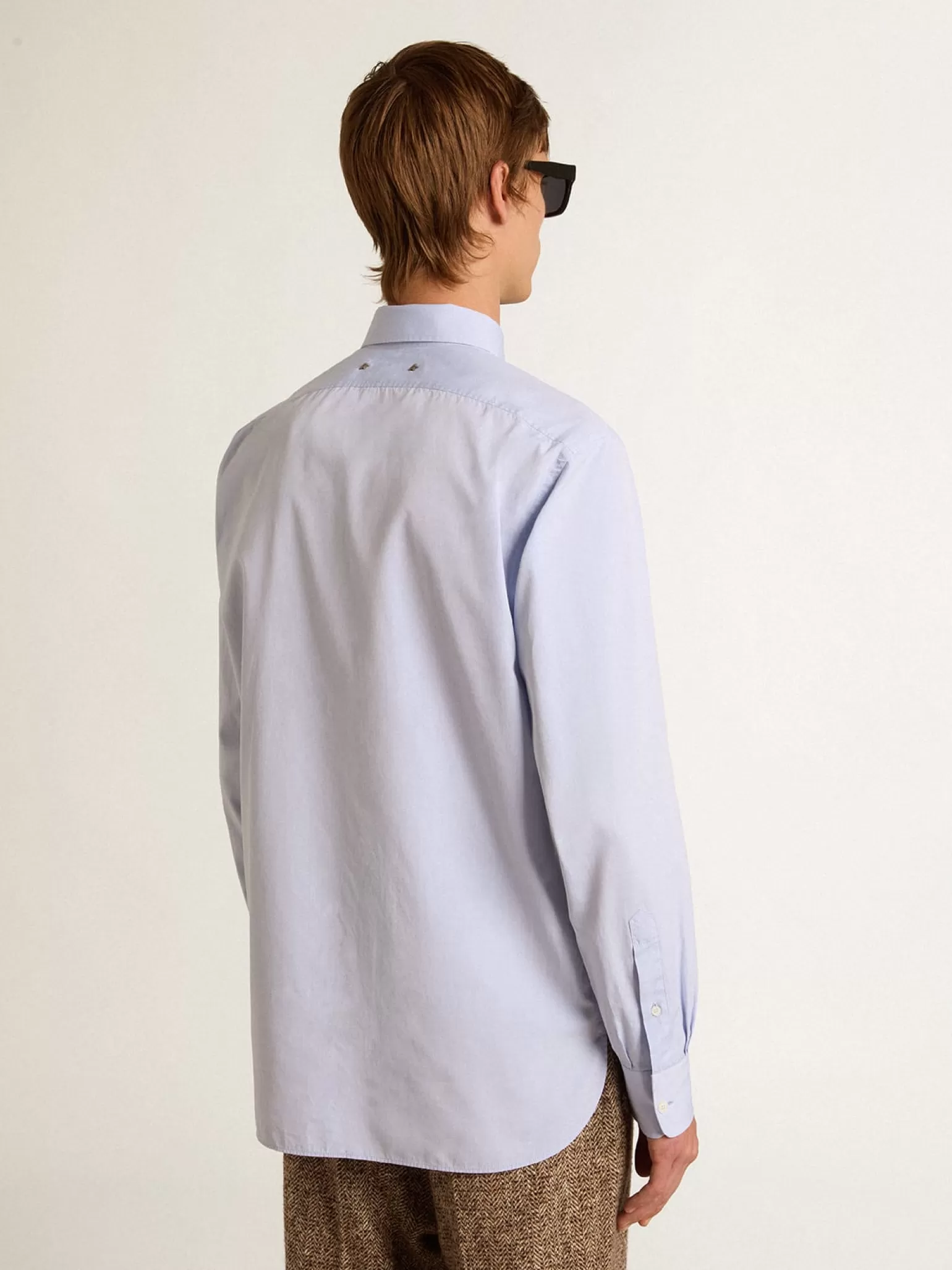 Sale Camisa azul bebê de algodão com bordado no bolso Camisas
