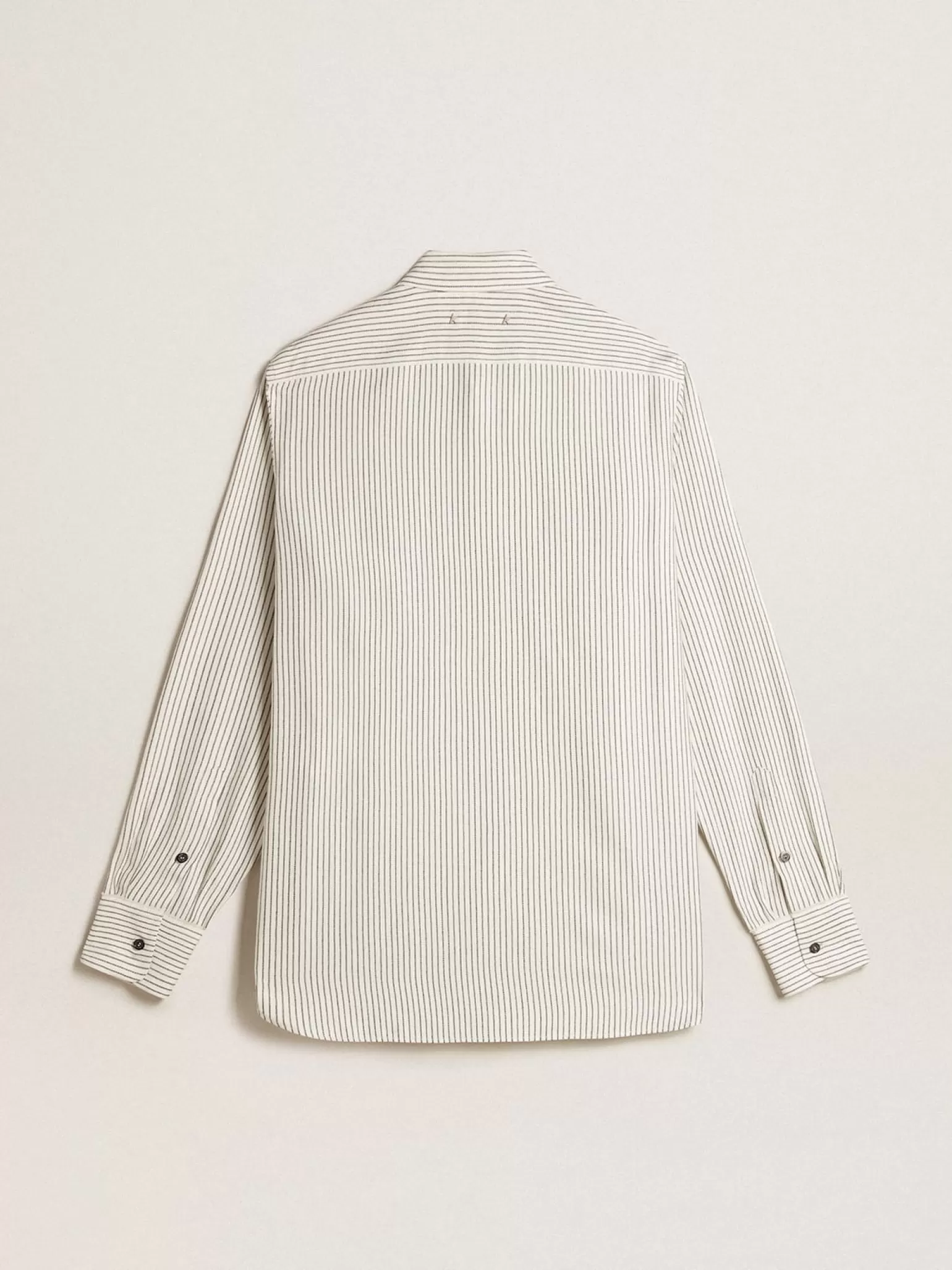 Clearance Camisa branca masculina de viscose com estampa de listras finas pretas Camisas