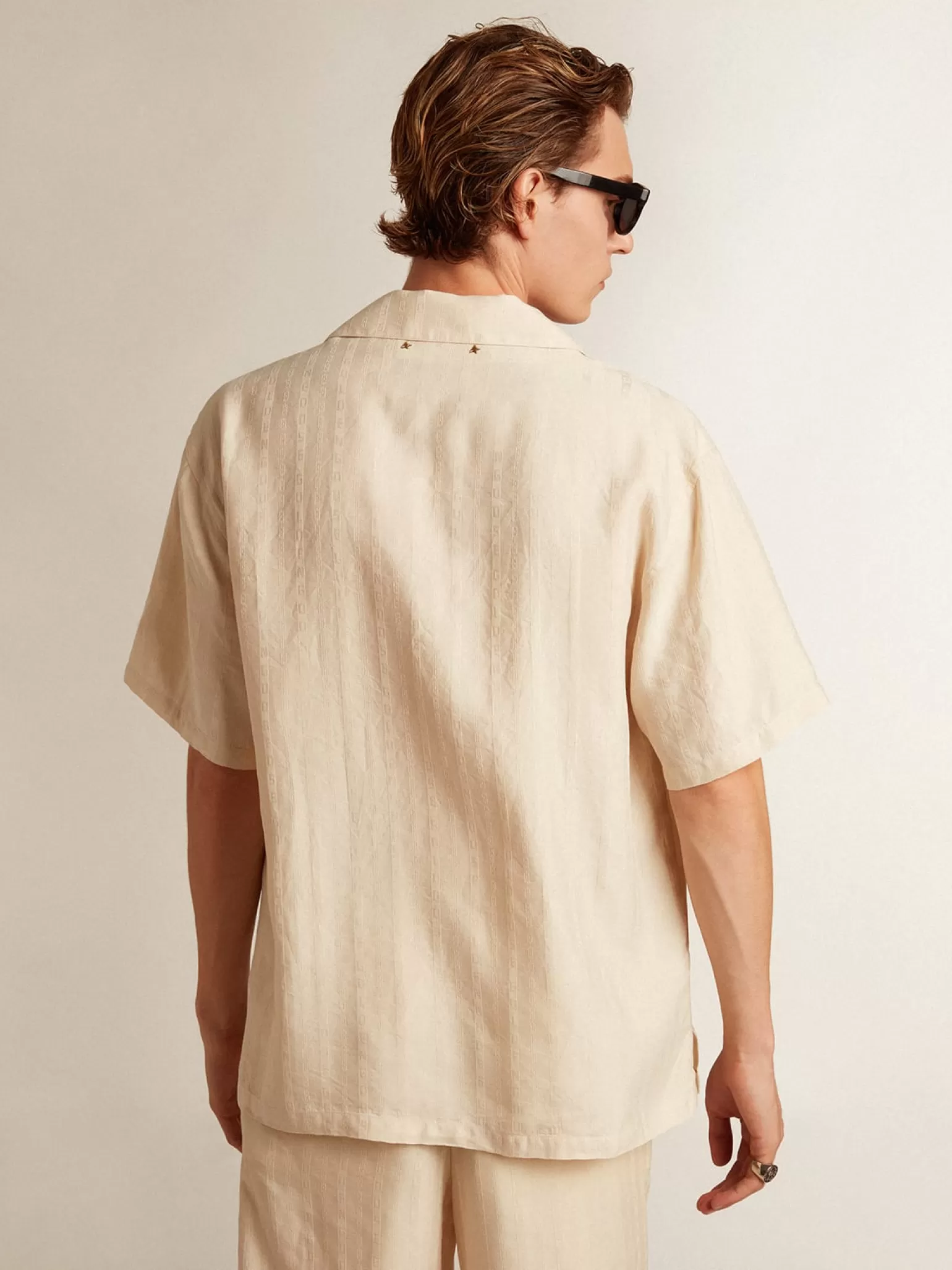 Hot Camisa de linho de manga curta cor de pergaminho Camisas