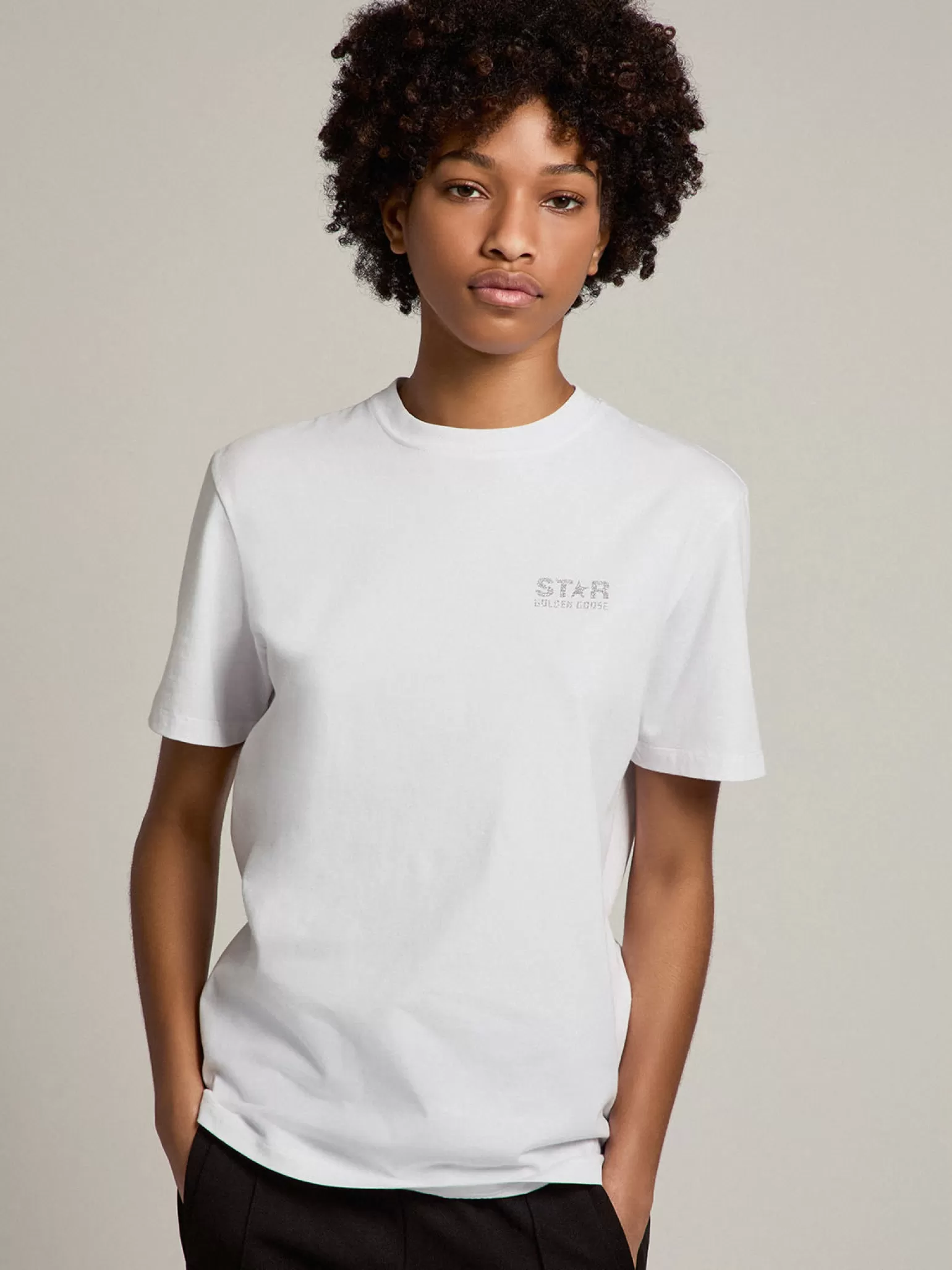 Hot Camiseta feminina branca com logo e estrela de glitter prateado MULHER Beachwear | Camisetas