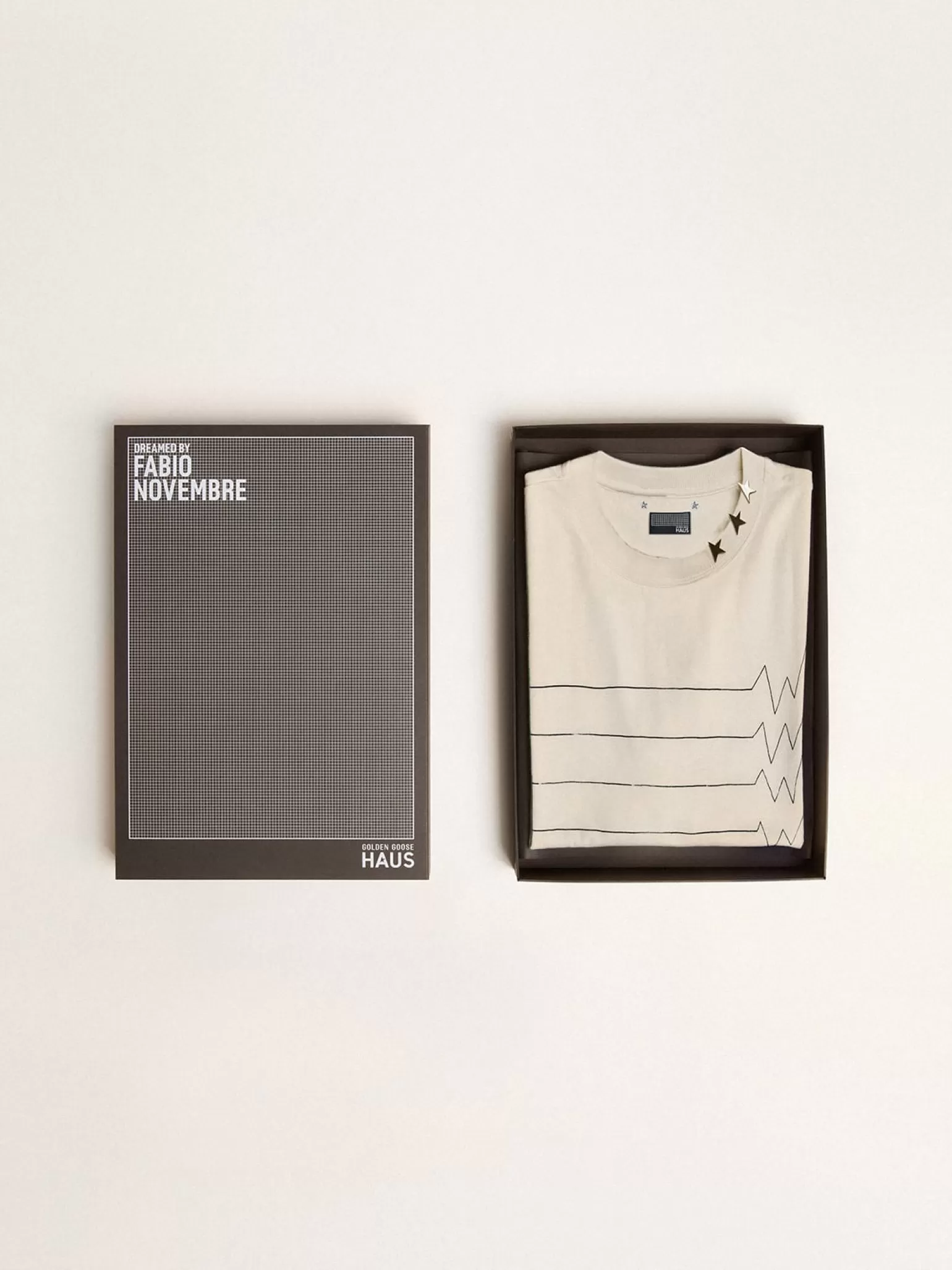 Sale Camiseta Feminina no branco heritage MULHER Camisetas