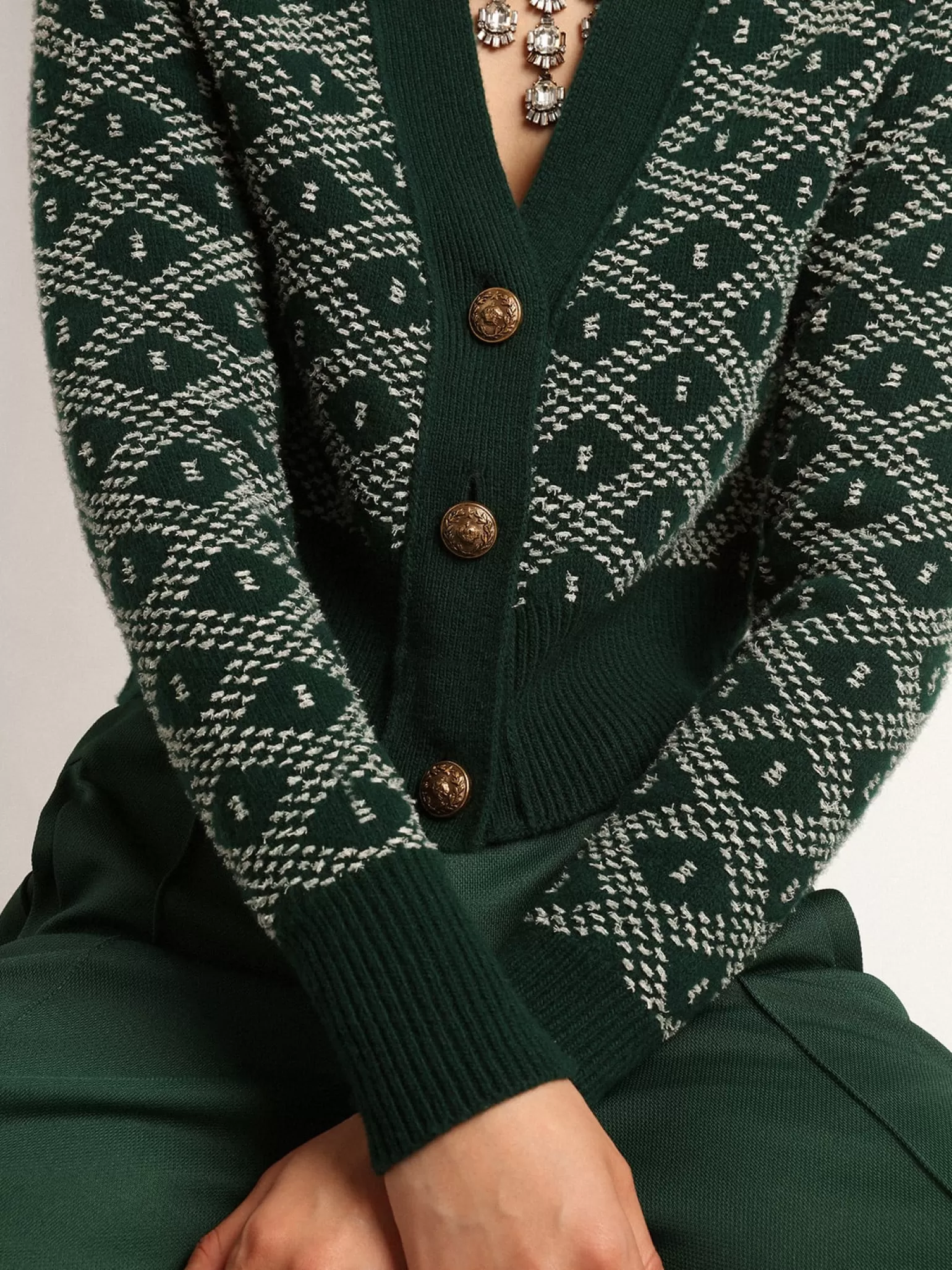Cheap Cardigã cropped feminino com jacquard em losangos verde e branco MULHER Malhas