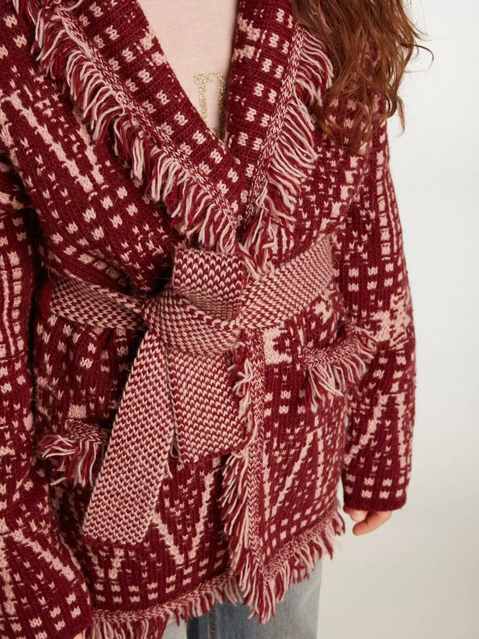 Online Cardigã infantil feminino com cinto e estampa fair isle bordô Roupas de cima (4-12 years)