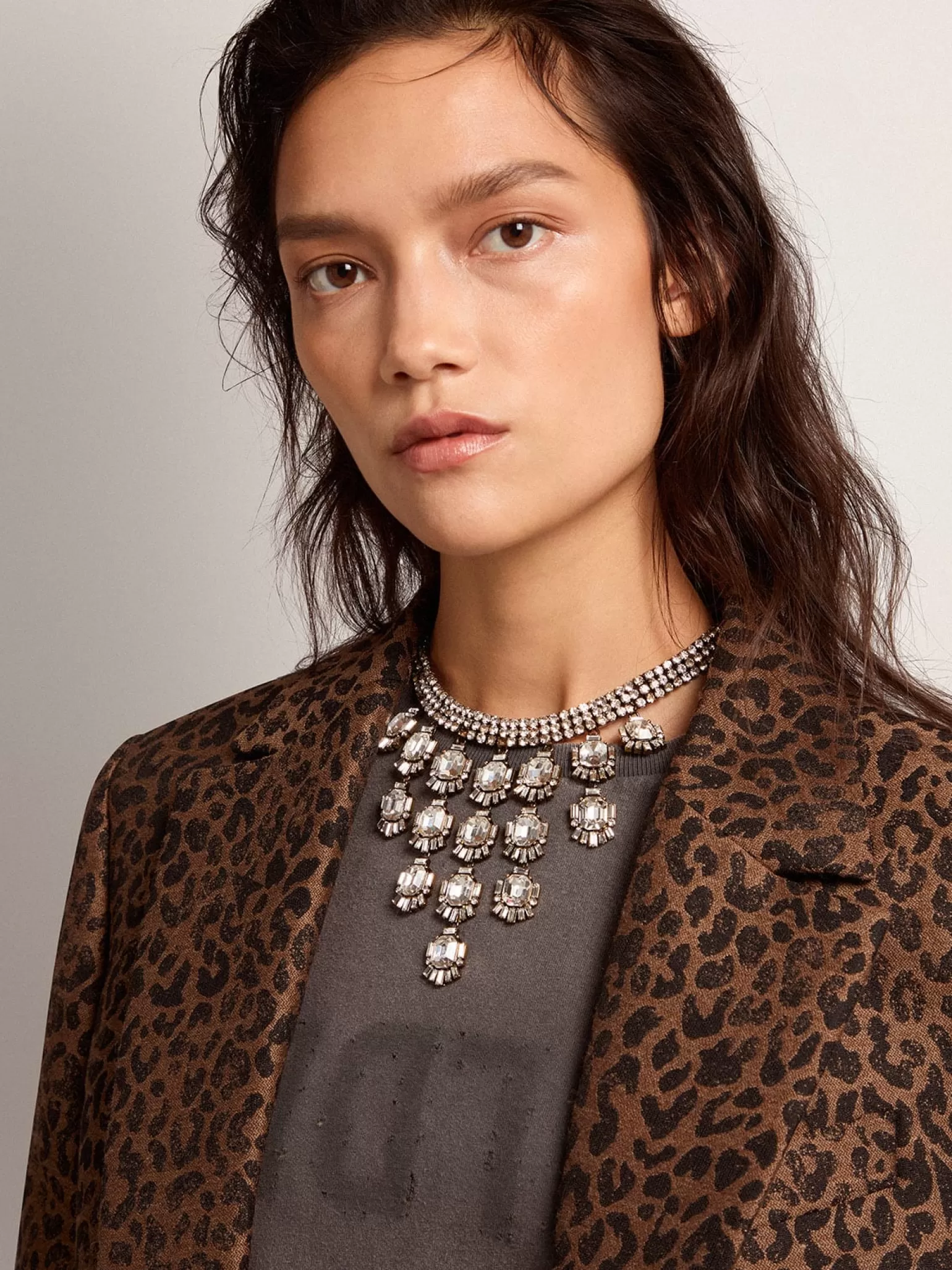Fashion Colar feminino na cor ouro velho com cristais pendentes MULHER Joias