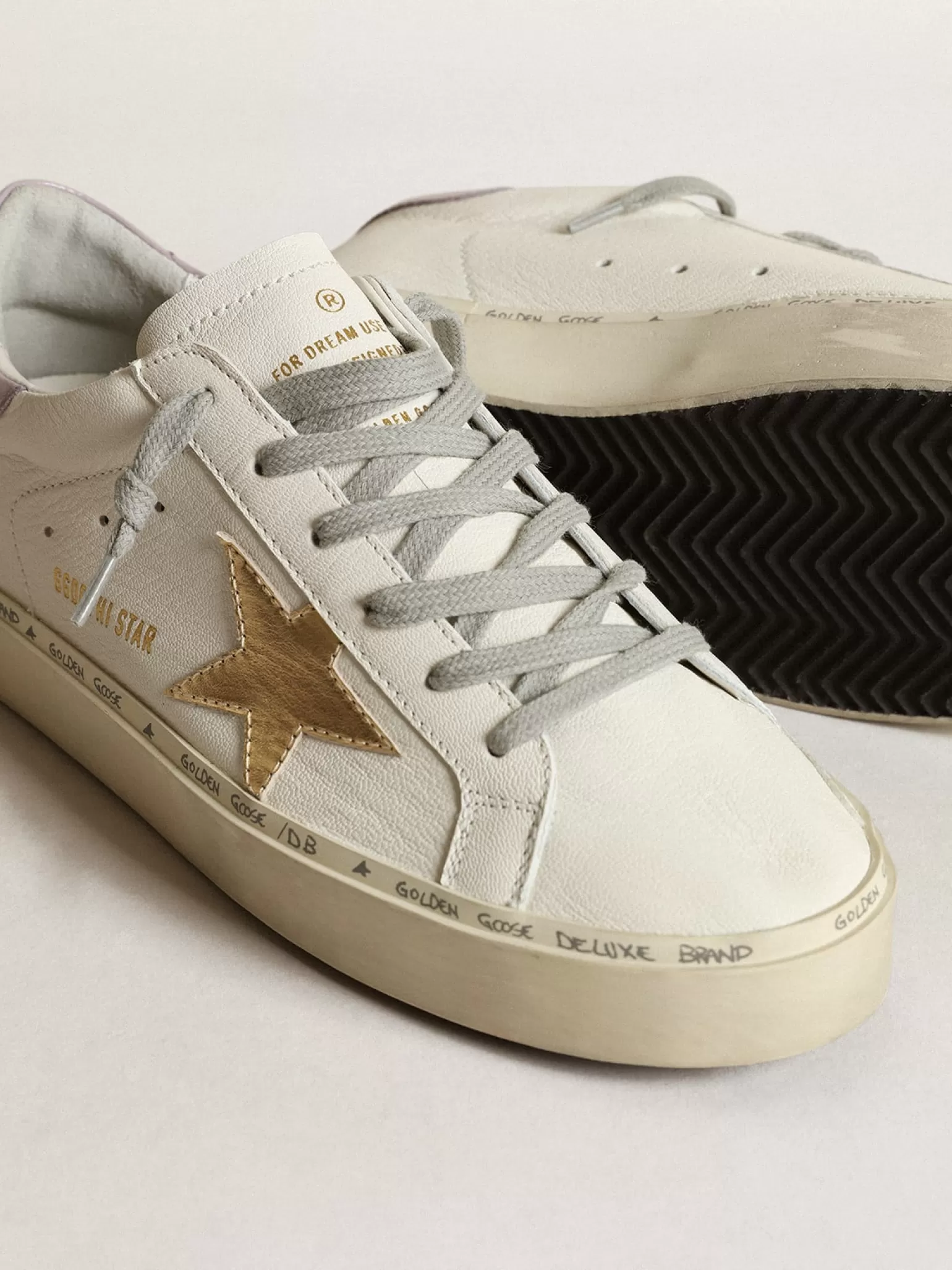 Hot Hi Star branco com estrela dourada e talão de naplak lilás MULHER Hi Star
