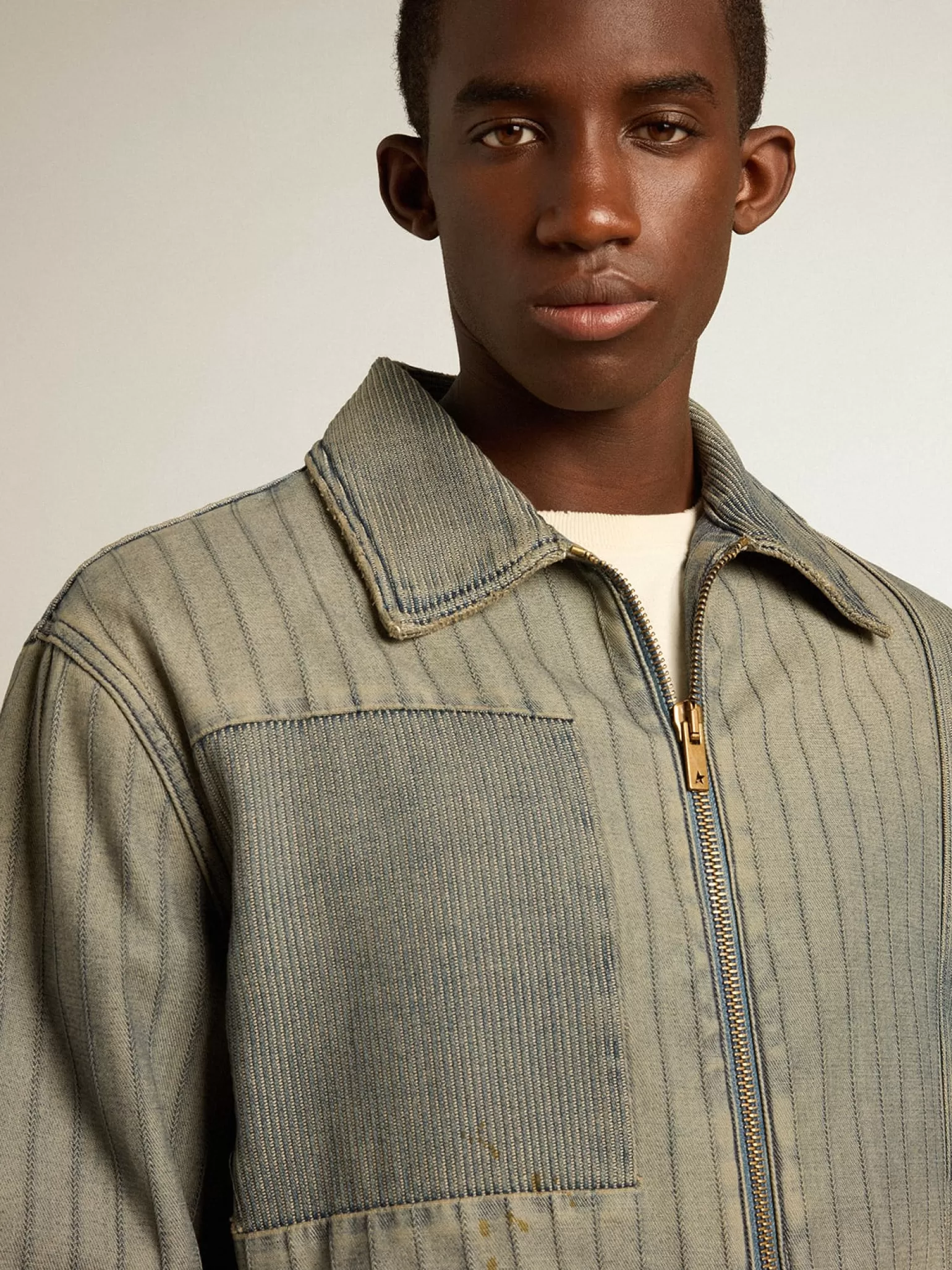 Outlet Jaqueta jeans masculina com listras e remendos na frente Casacos e blusões