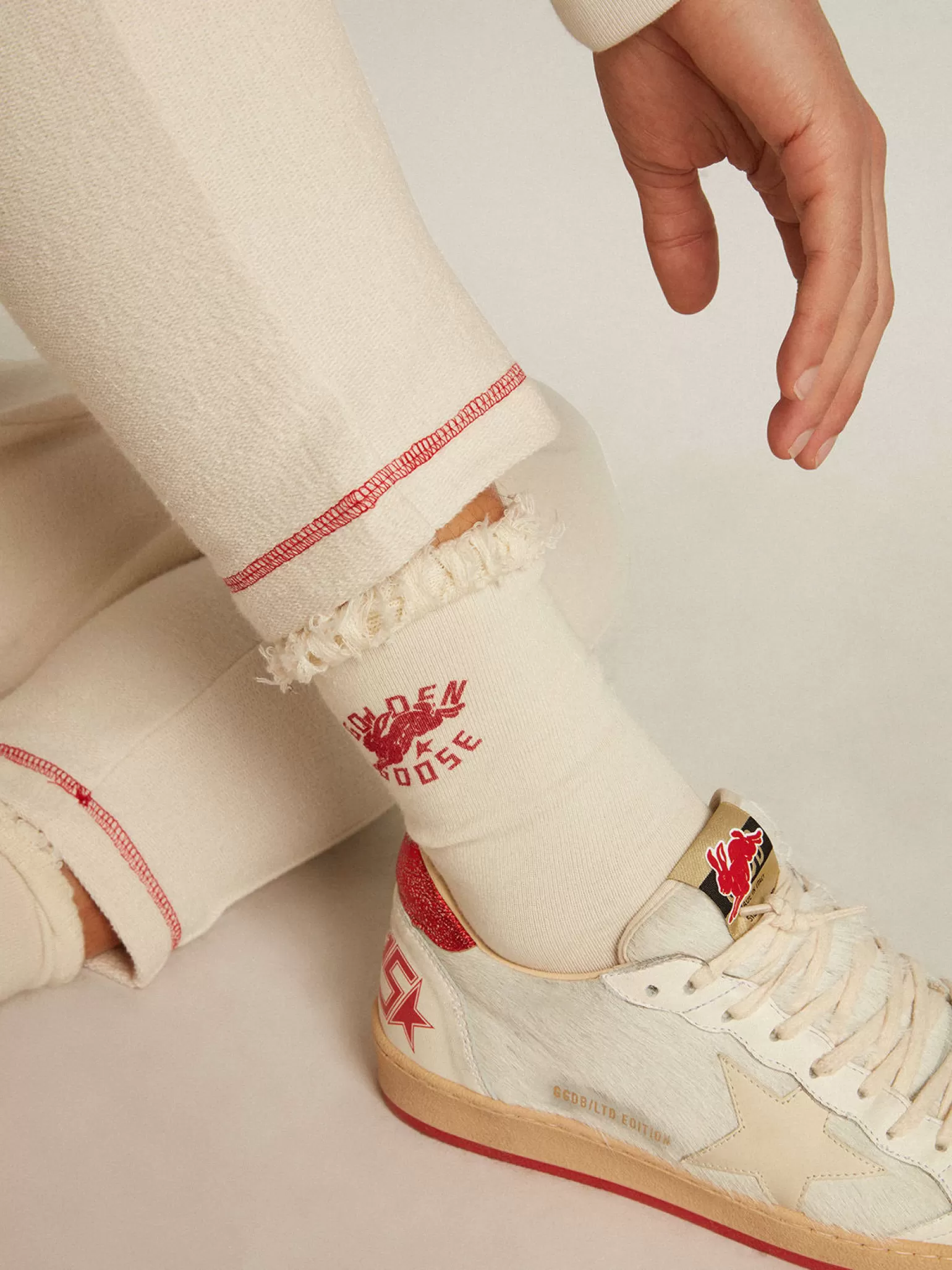 Cheap Meias na cor branco heritage com bordas desfiadas e logo CNY MULHER Meias | Meias