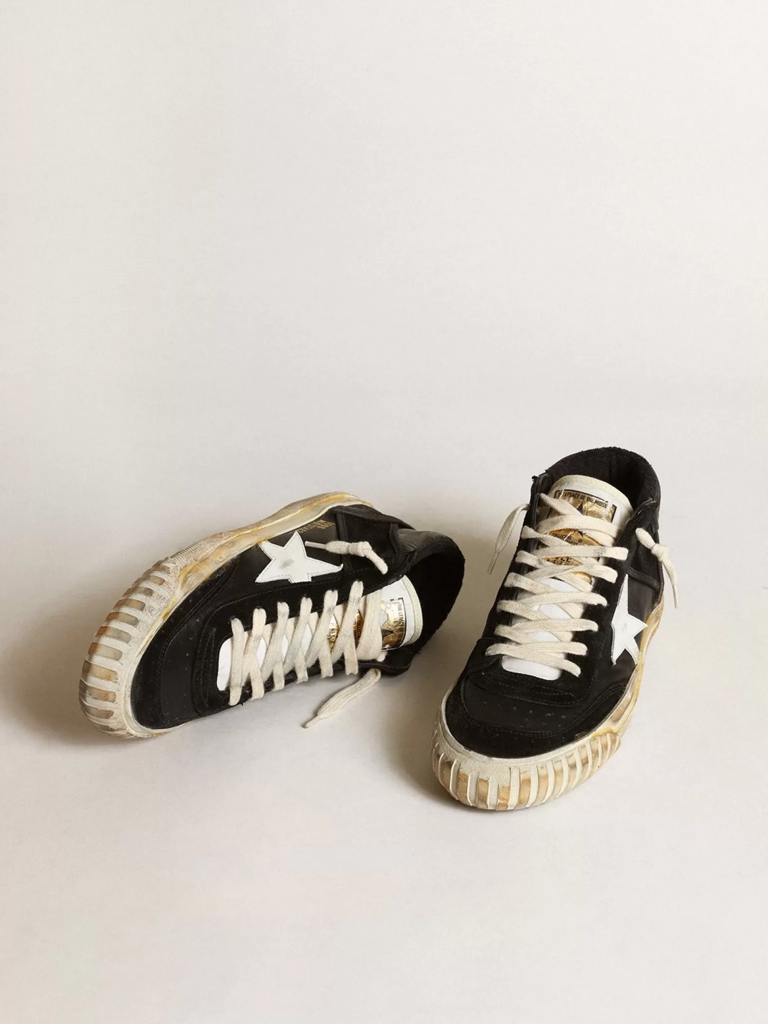 Sale Mid Star Feminino de napa e suede pretos com estrela branca MULHER Mid Star