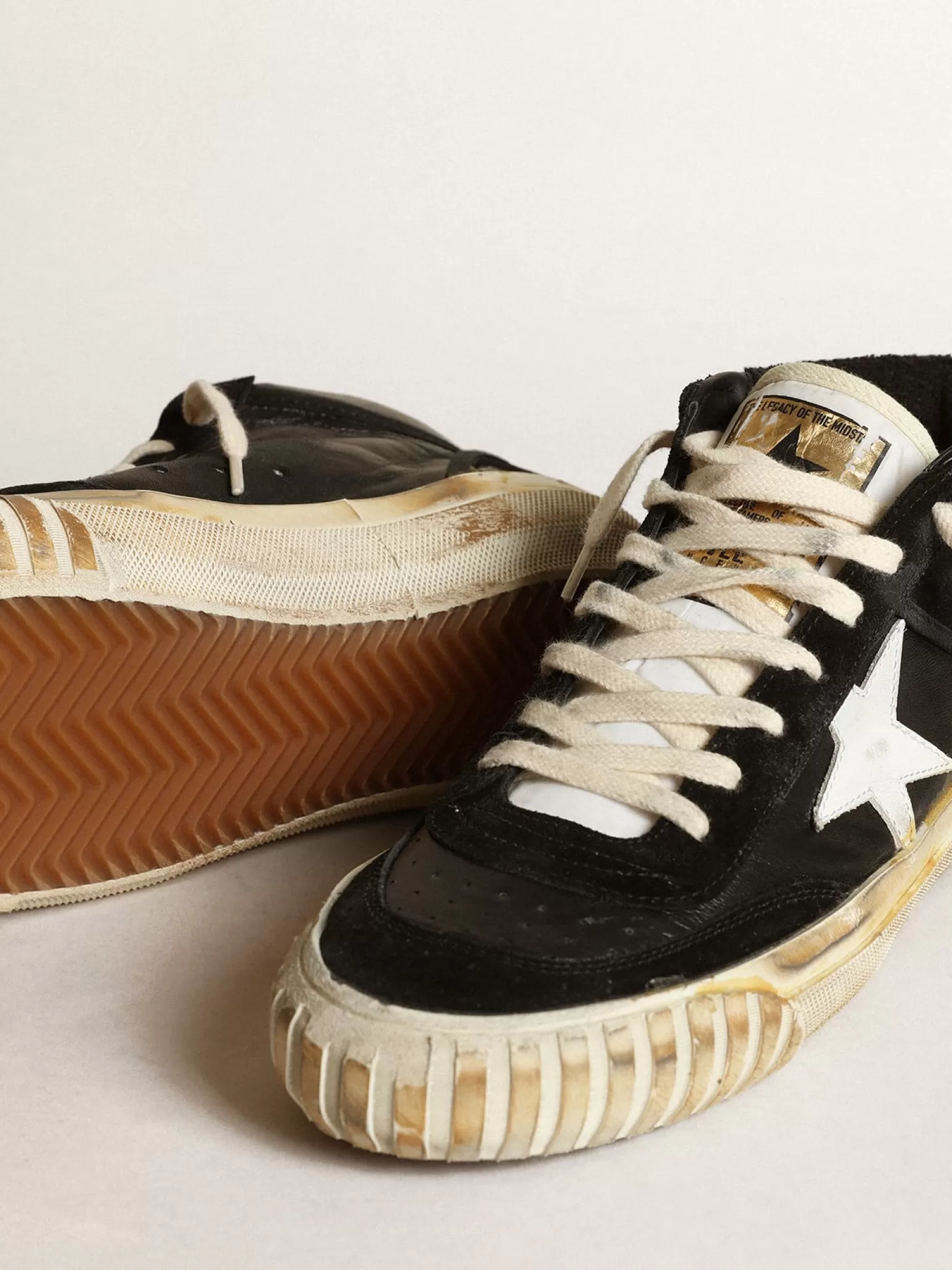 Sale Mid Star Feminino de napa e suede pretos com estrela branca MULHER Mid Star