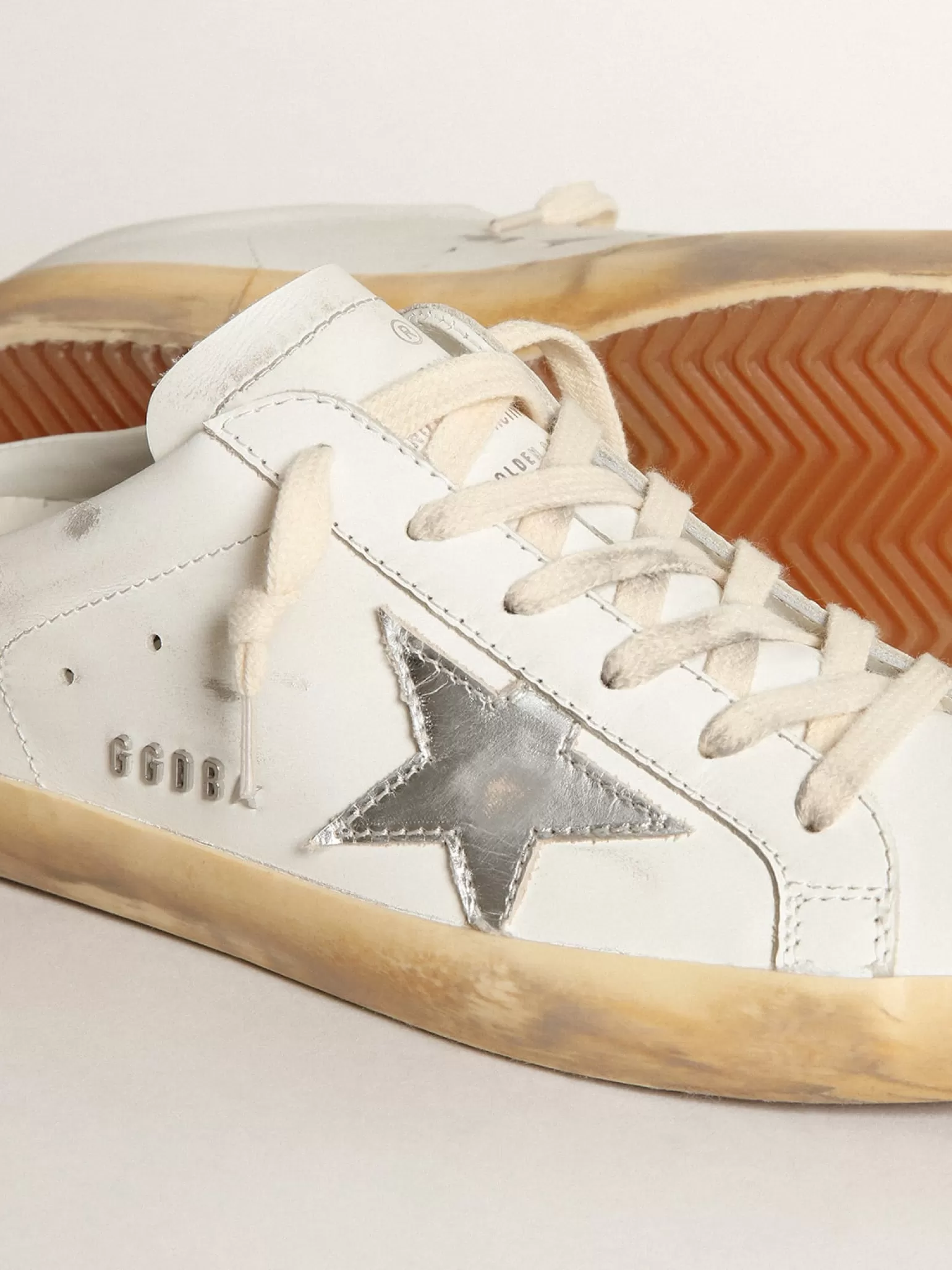 Cheap Mule Super-Star de couro branco com estrela de couro metálico prateado MULHER Super-Star Sabot