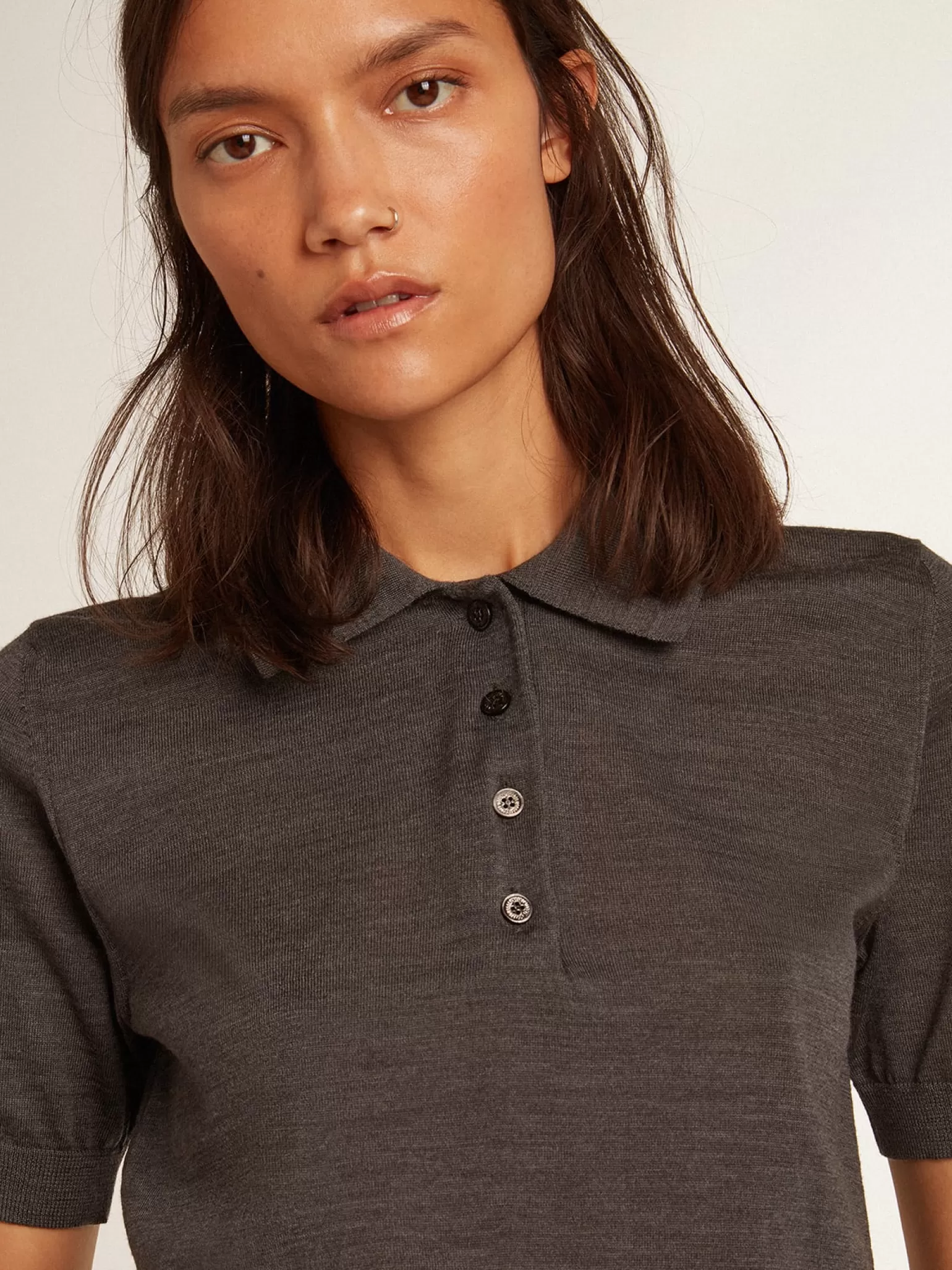 Shop Polo feminina de lã merino na cor antracite MULHER Camisetas
