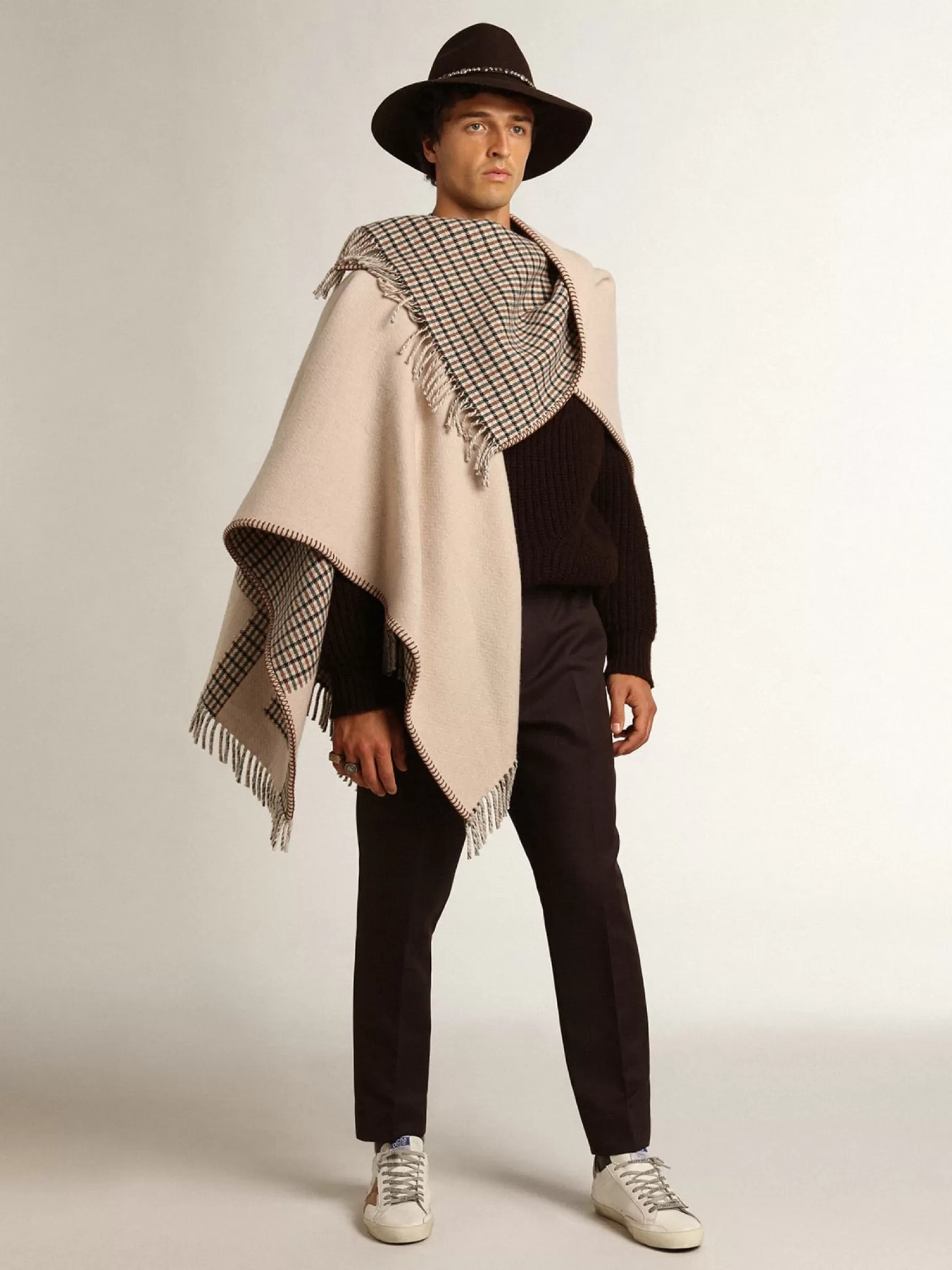 Cheap Poncho de lã dupla face na cor creme com estampa xadrez e inscrição MULHER Malhas | Malhas