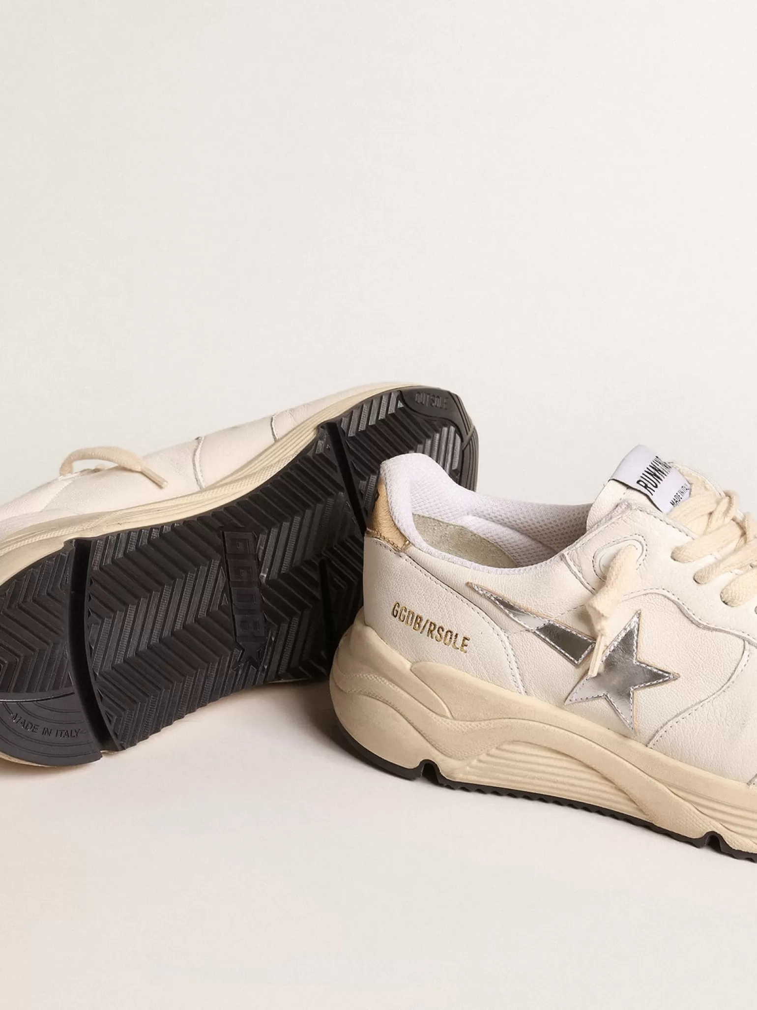 Best Running Sole de napa com estrela prateada e talão de couro dourado MULHER Running Sole