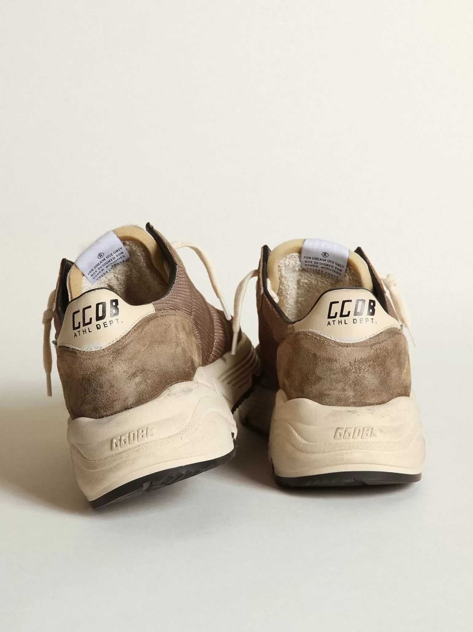 New Running Sole masculino de tela verde-oliva e couro com estrela creme Running Sole