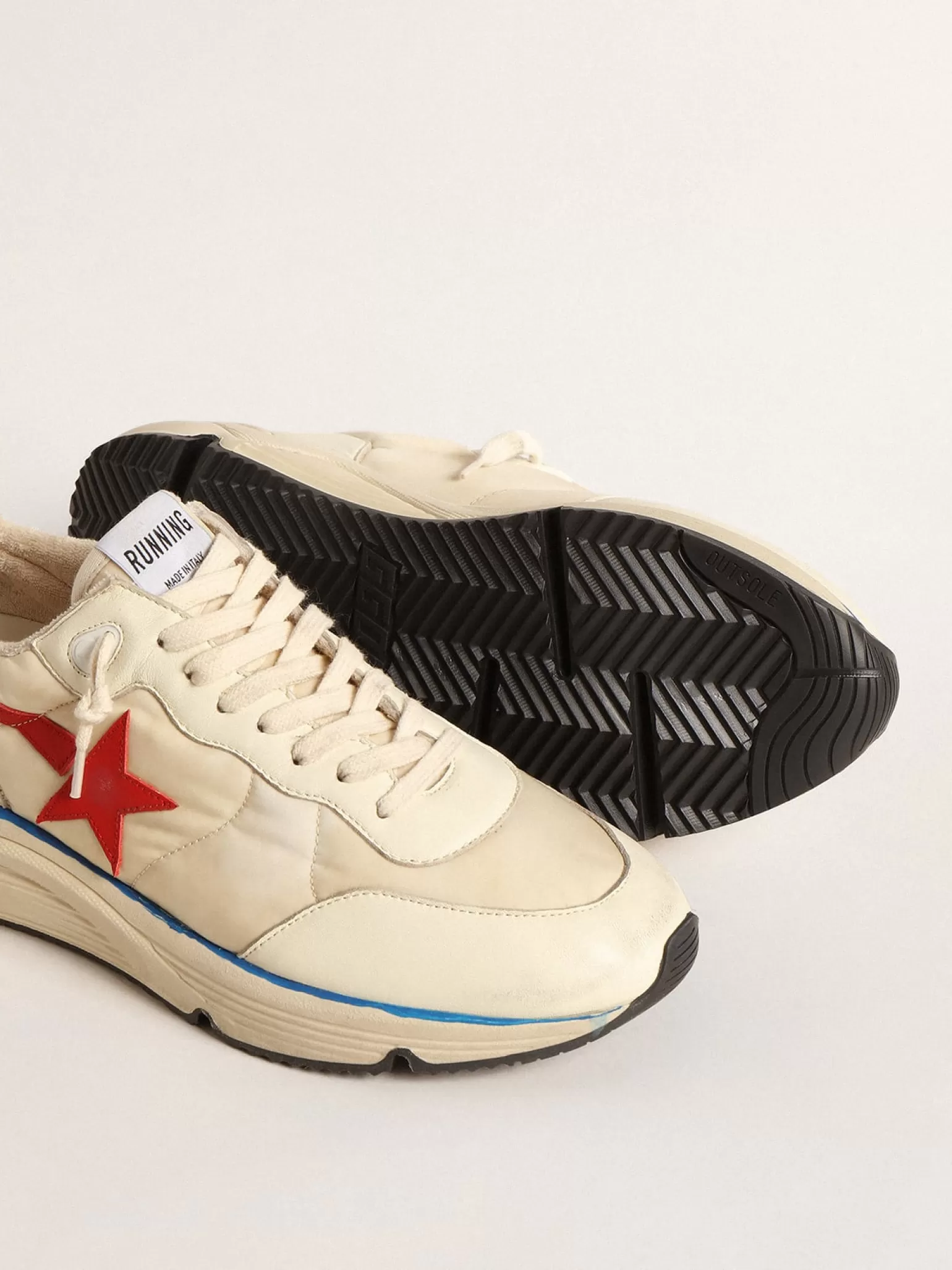 Shop Running Sole Masculino LTD de náilon bege com estrela de couro vermelho Running Sole