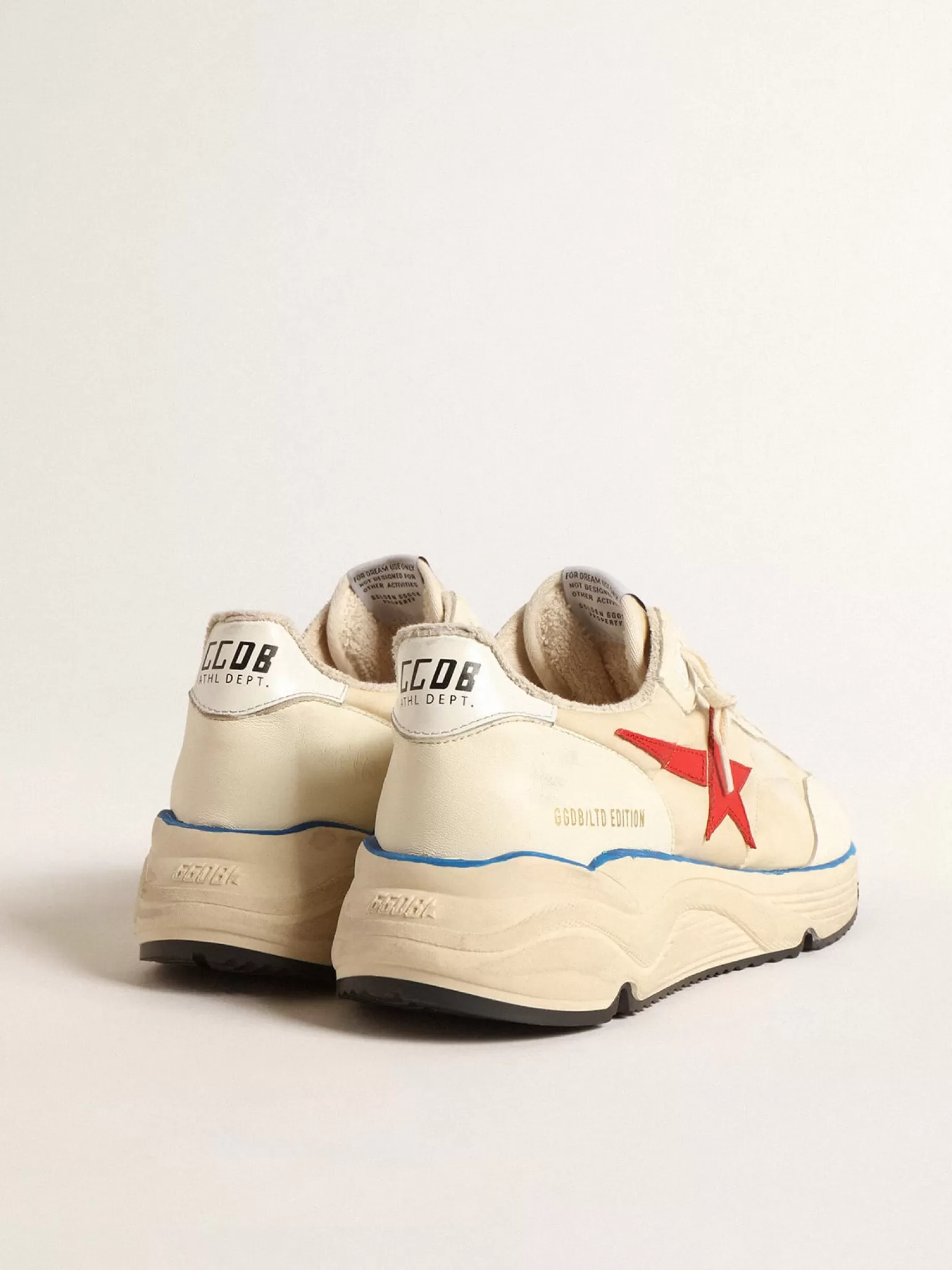 Shop Running Sole Masculino LTD de náilon bege com estrela de couro vermelho Running Sole