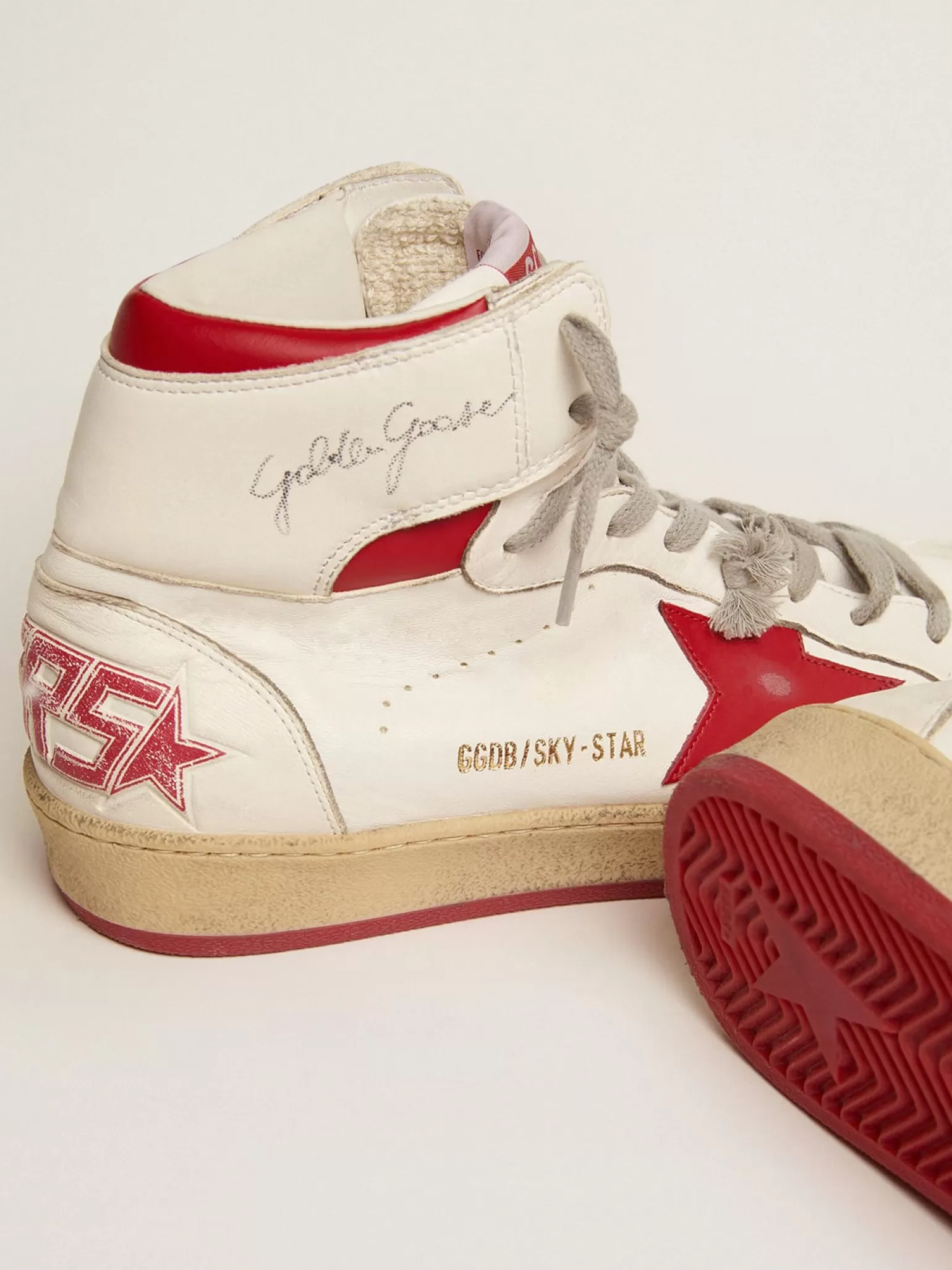 Store Sky-Star feminino de napa branca com estrela e talão vermelhos MULHER Sky-Star