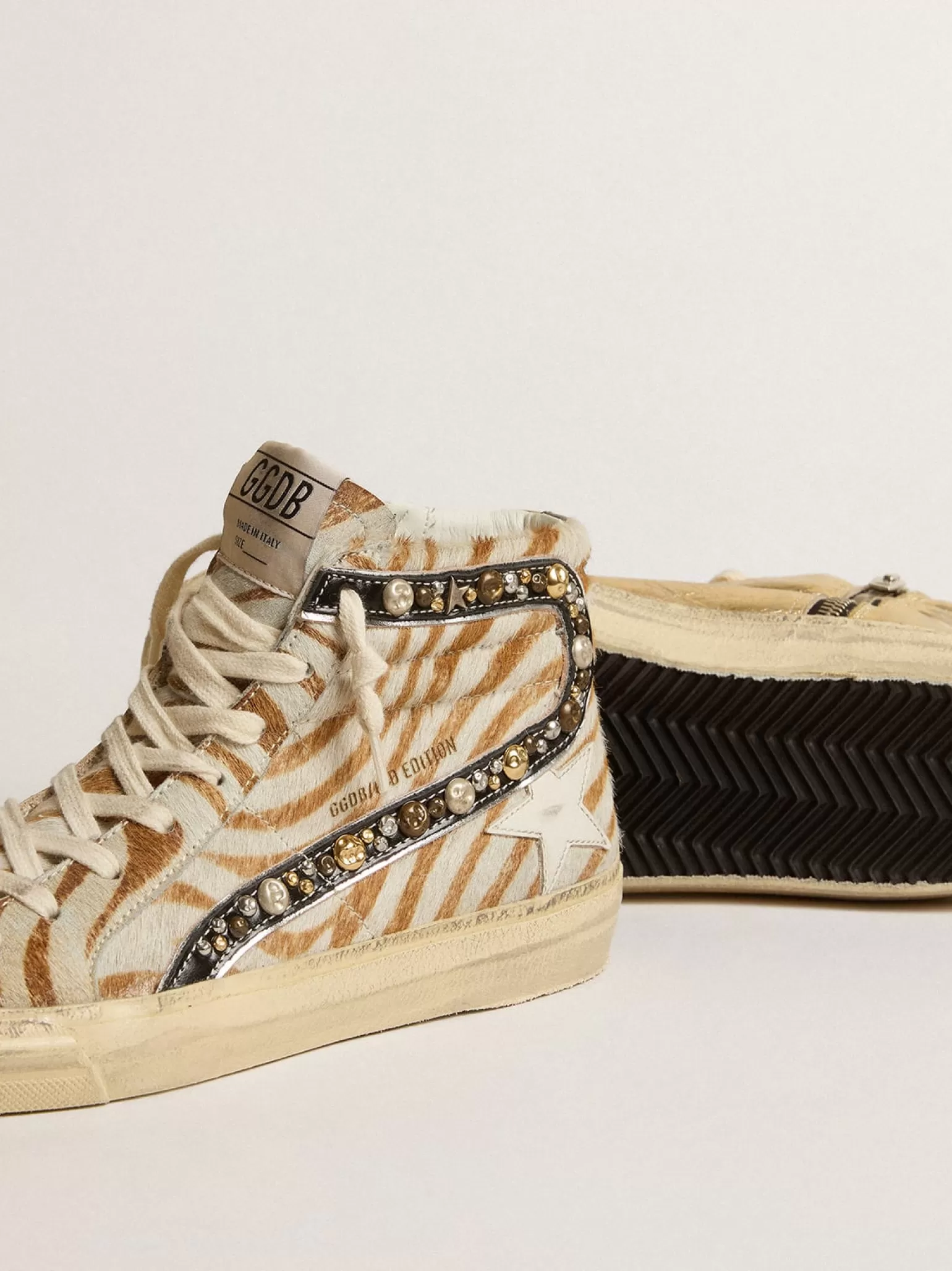 Shop Slide Feminino LAB de couro cavalinho animal print com lista de couro e tachas MULHER Slide