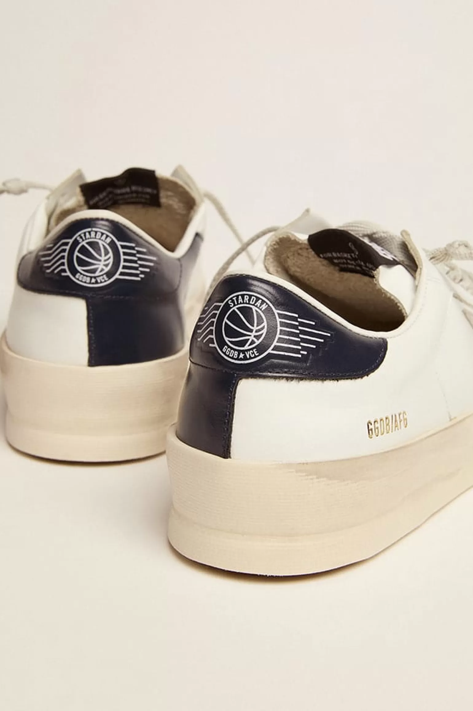 Shop Stardan Feminino com estrela de suede gelo e talão preto MULHER Stardan