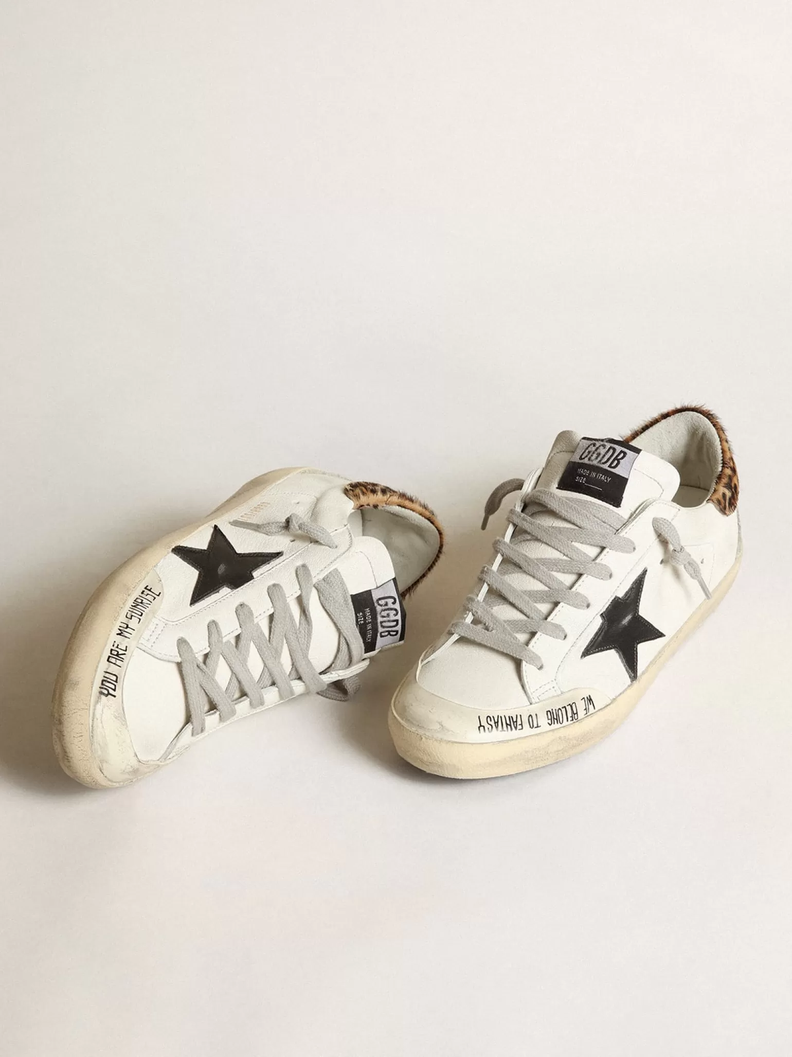 Outlet Super-Star com estrela de couro preto e talão de couro cavalinho com estampa de leopardo MULHER Super-Star