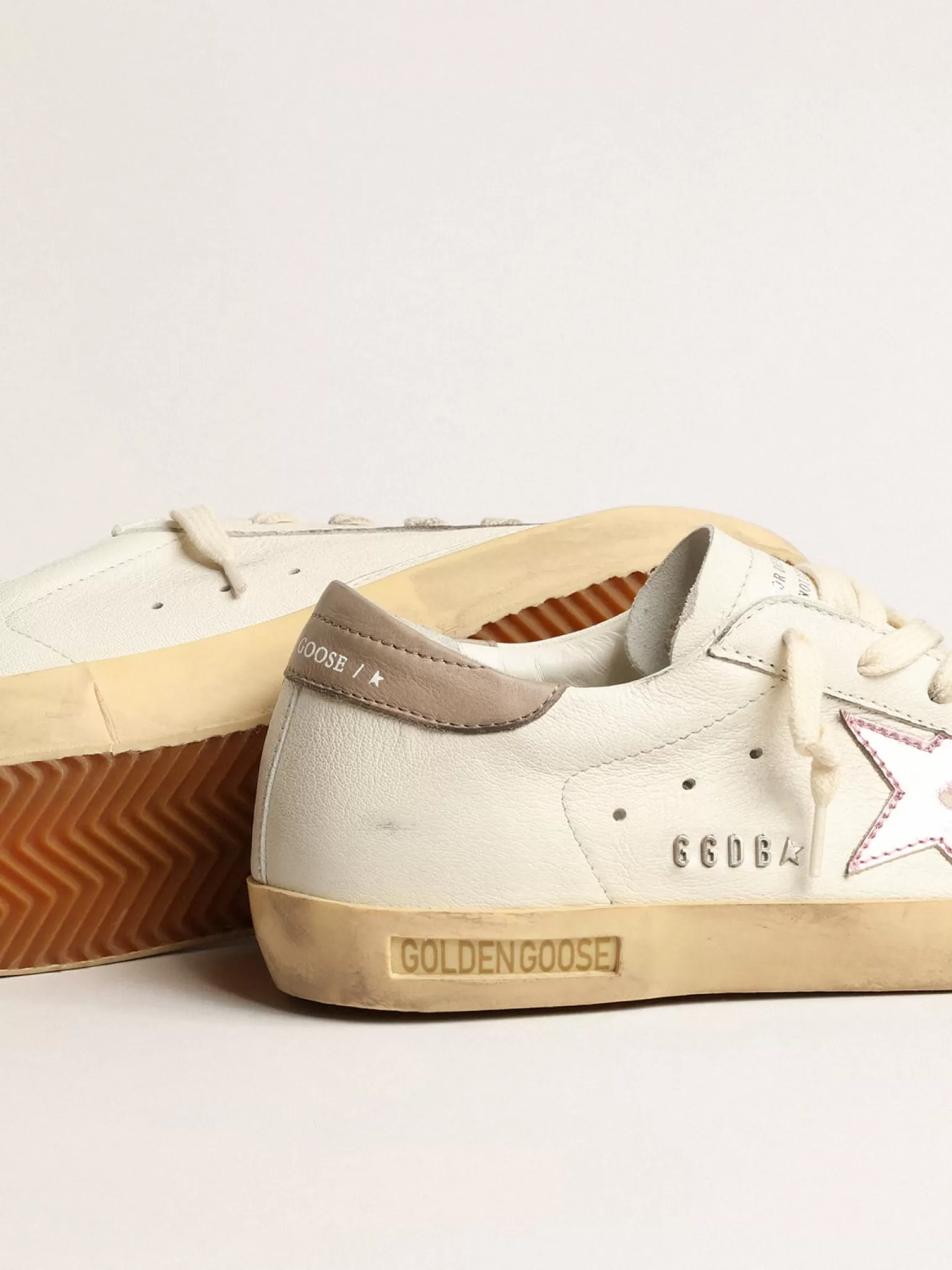 Cheap Super-Star de napa branca com estrela de couro metálico rosa MULHER Super-Star