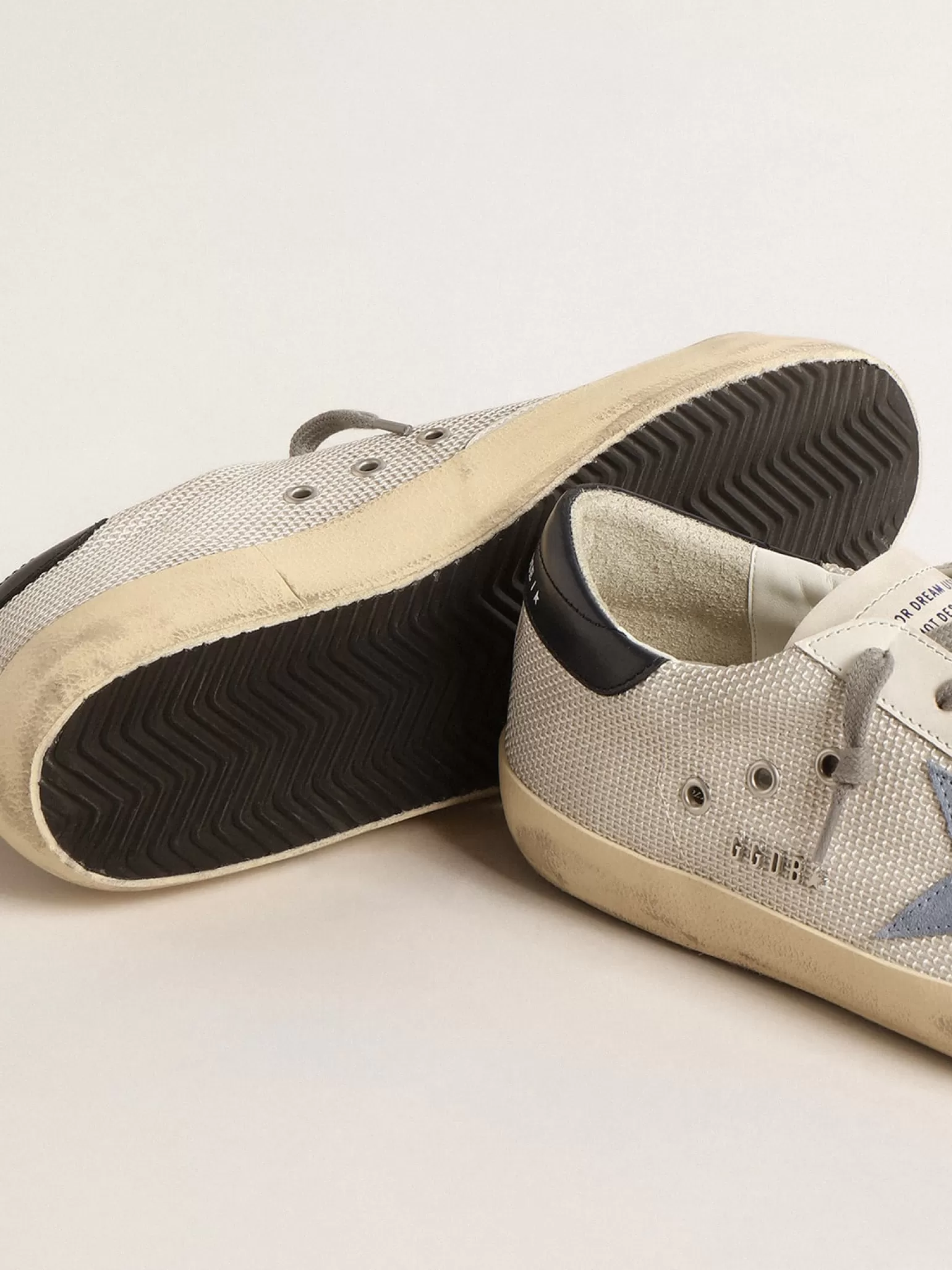 Clearance Super-Star de tela prateada clara com estrela de suede azul Super-Star
