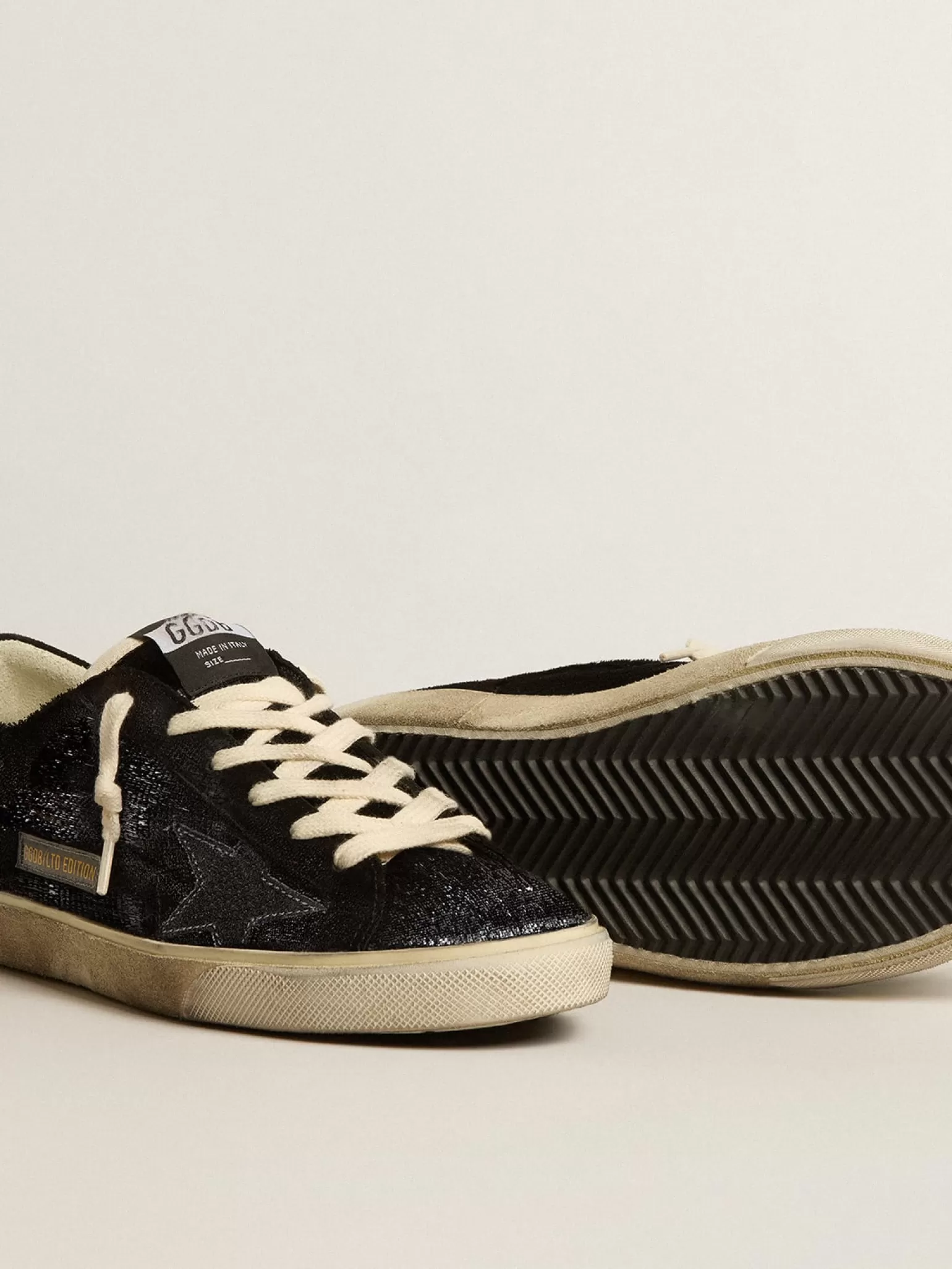 Shop Super-Star Feminino de veludo e suede pretos com estrela de suede preto MULHER Super-Star