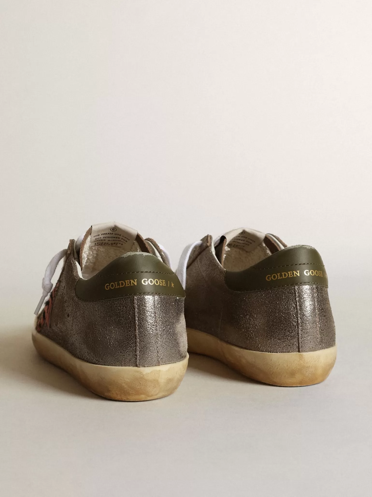 New Super-Star LTD de suede metálico cinza com estrela de couro cavalinho MULHER Super-Star