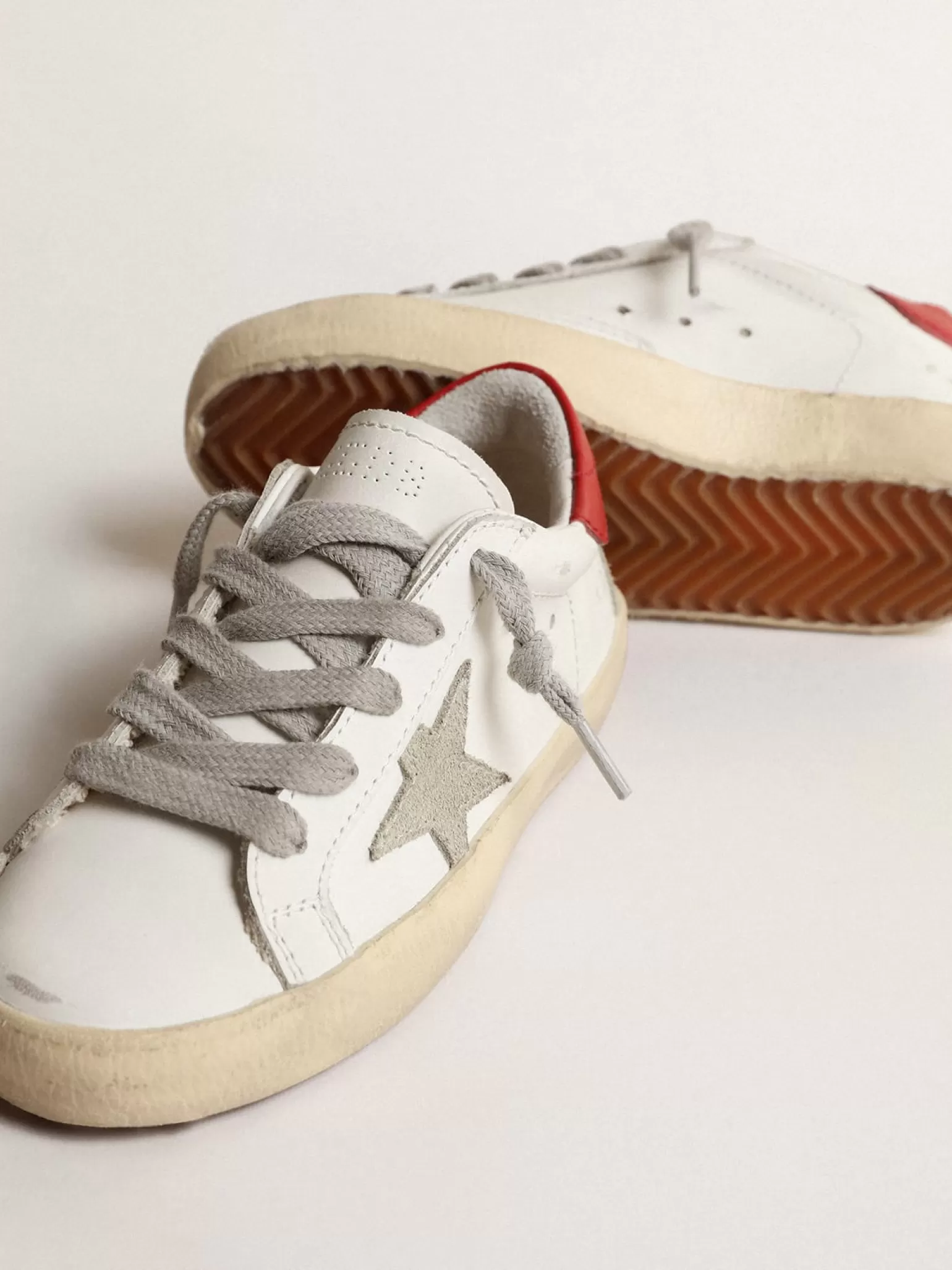 Flash Sale Super-Star Young com estrela de suede e talão de couro vermelho Meninas (4-10 anos) | Meninos (4-10 anos)
