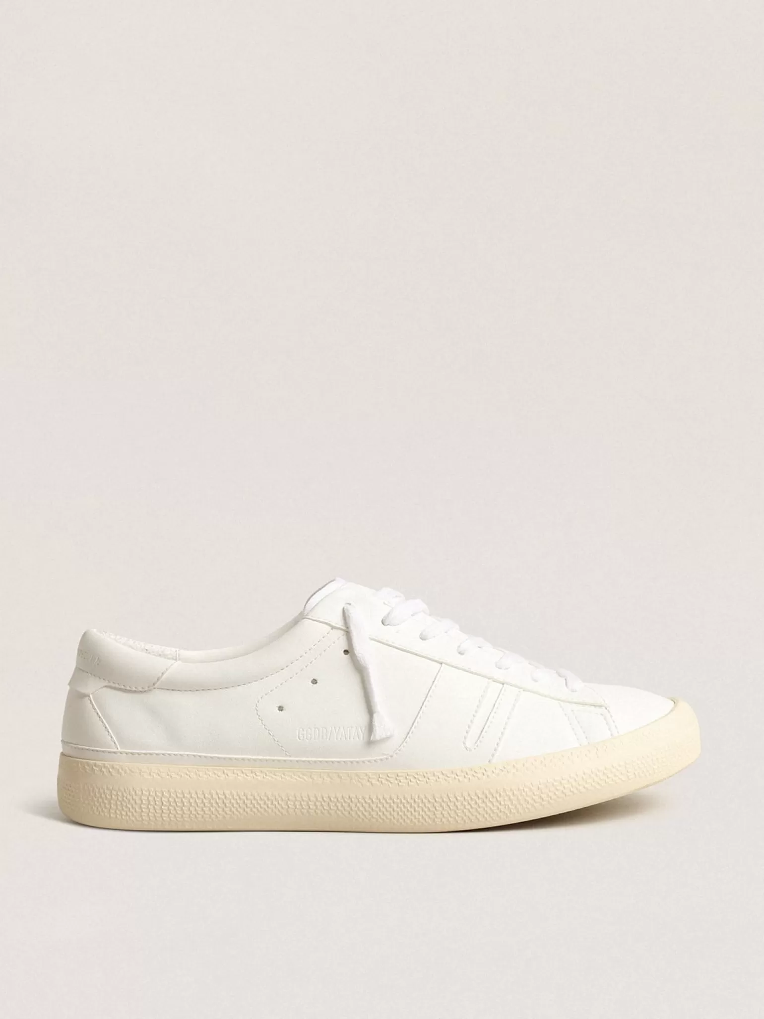 Clearance Tênis Yatay Model 1B sustentável com cabedal branco realizado em material biobaseado e Y branco MULHER Sustentável | Sustentável